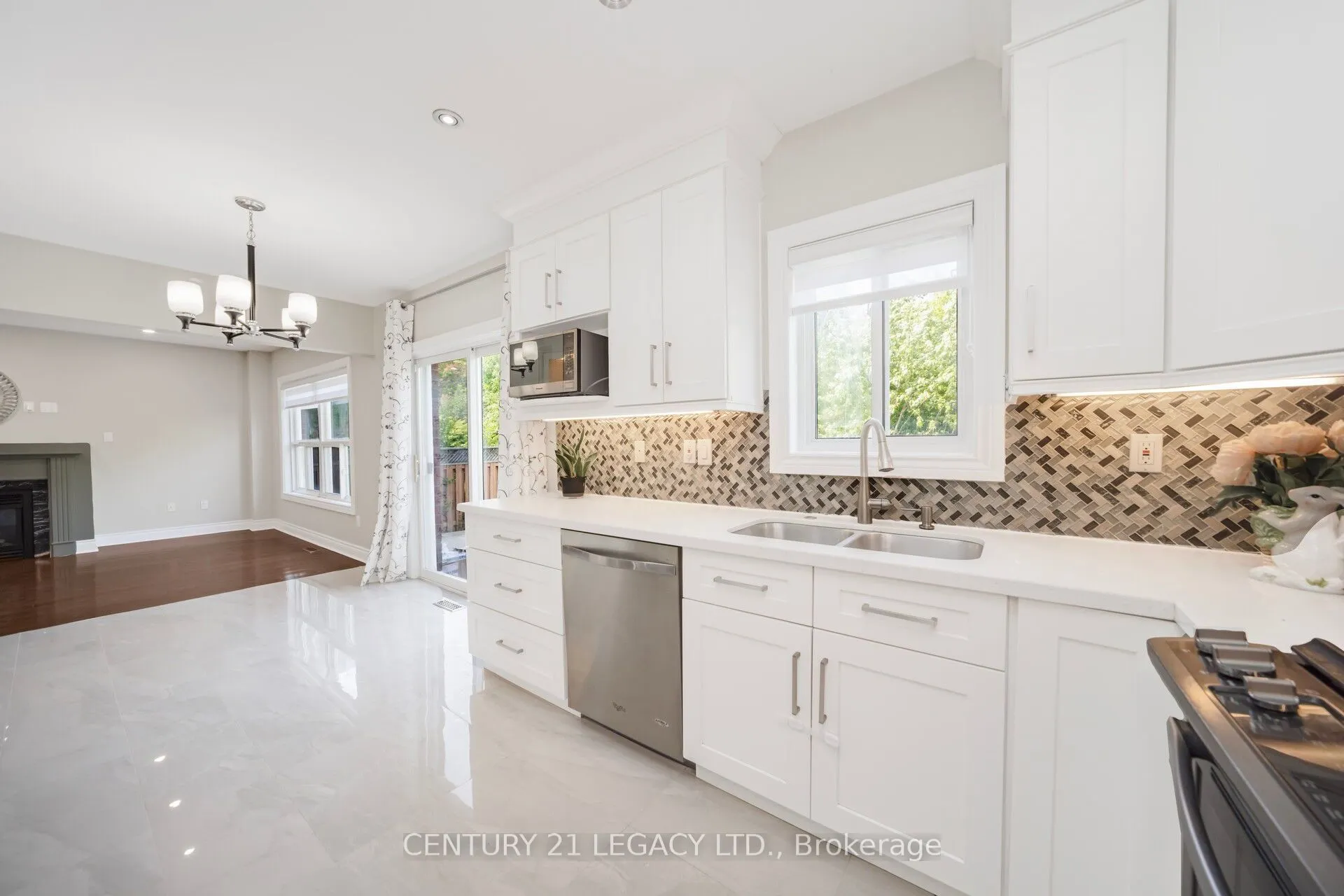 28 Sunnybrook Crescent