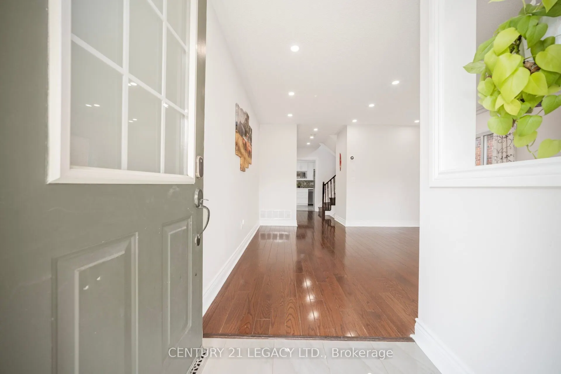 28 Sunnybrook Crescent