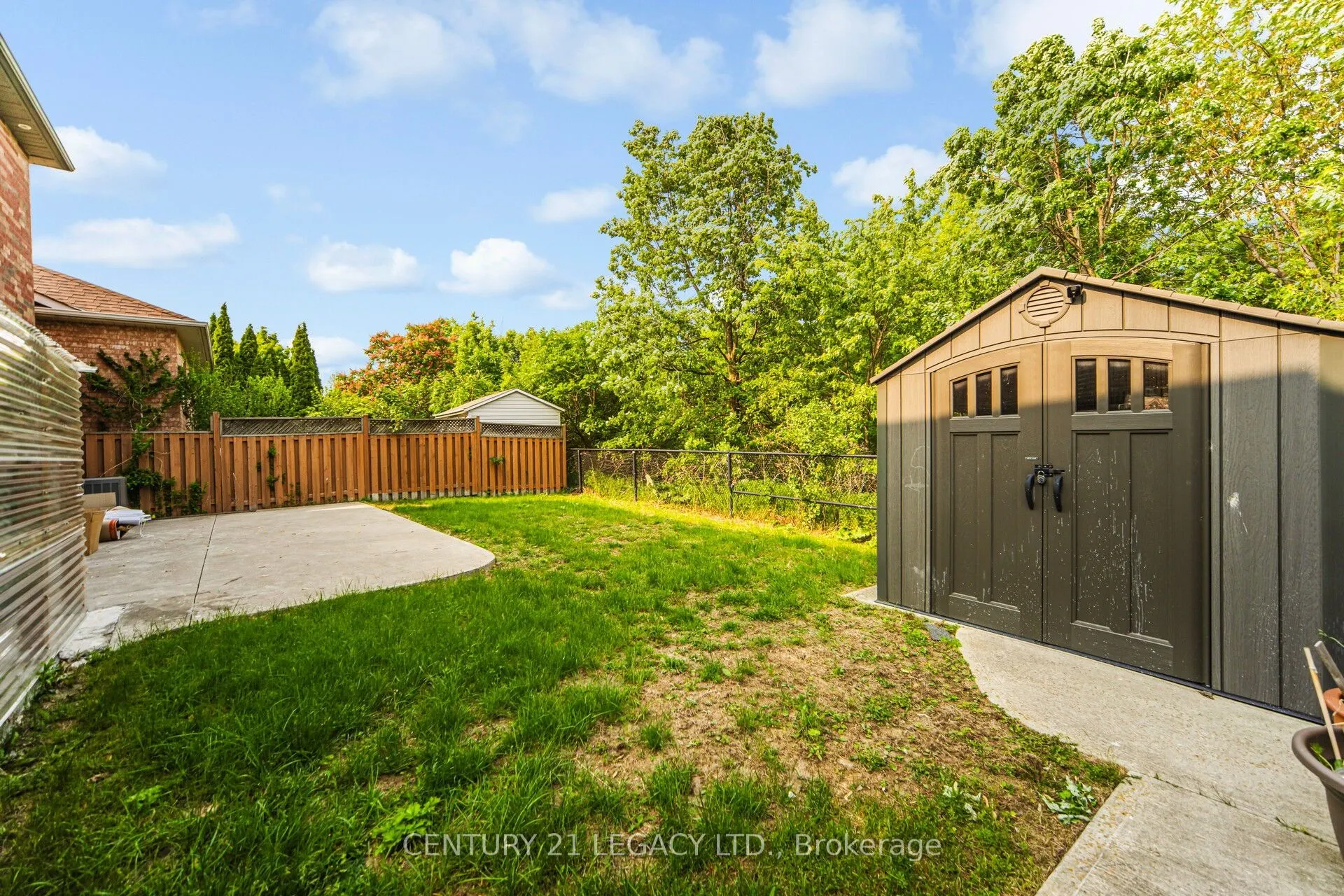 28 Sunnybrook Crescent