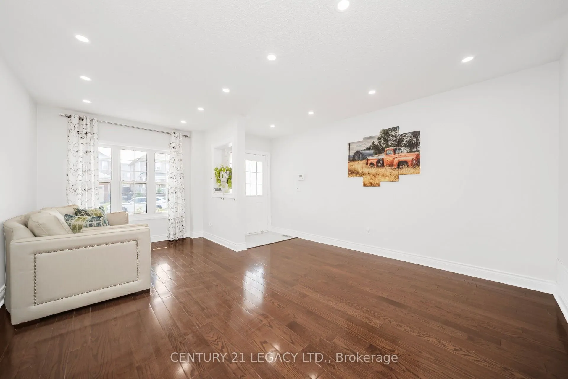 28 Sunnybrook Crescent