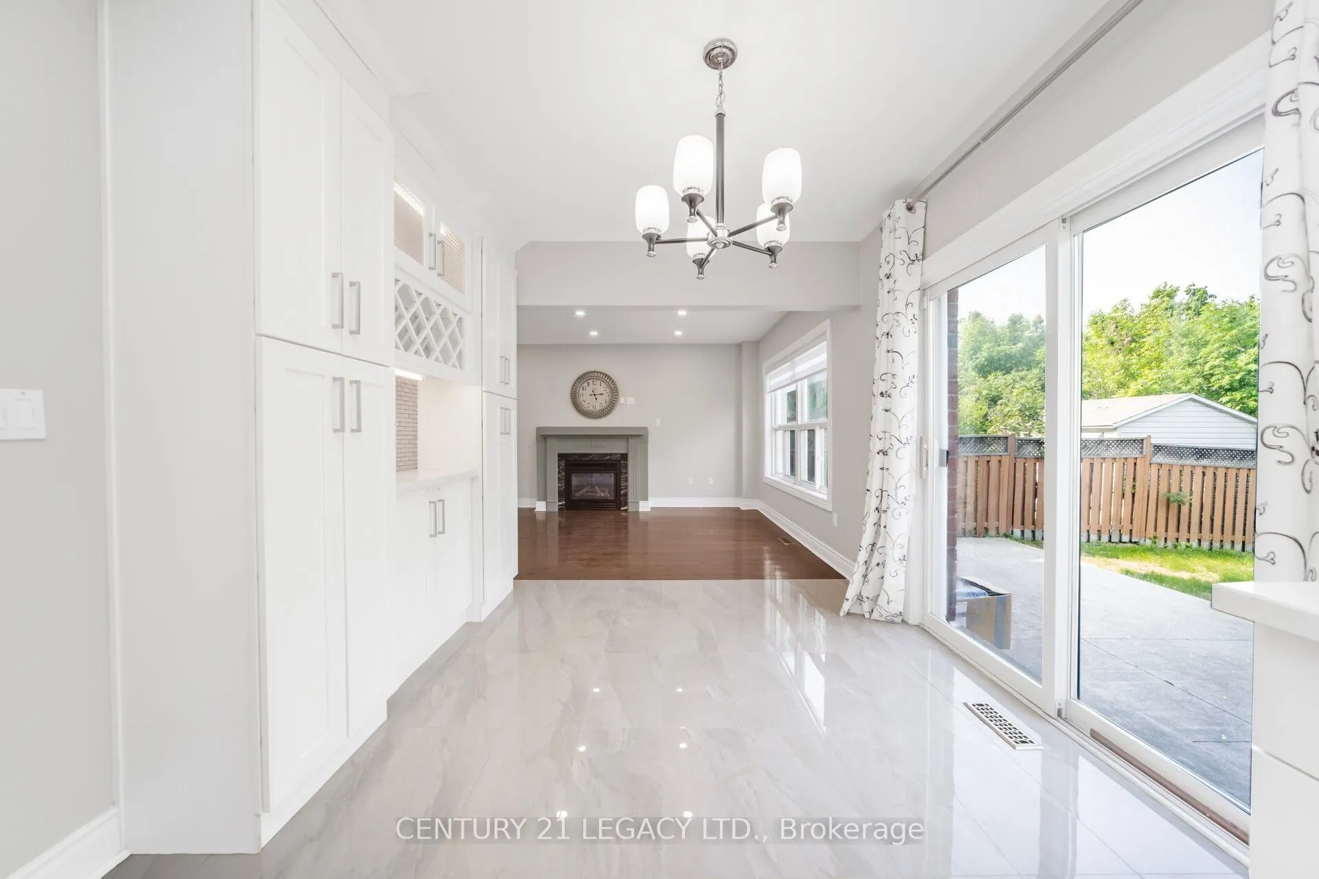 28 Sunnybrook Crescent