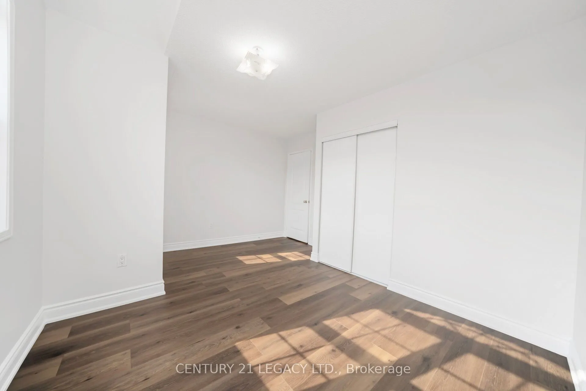 28 Sunnybrook Crescent