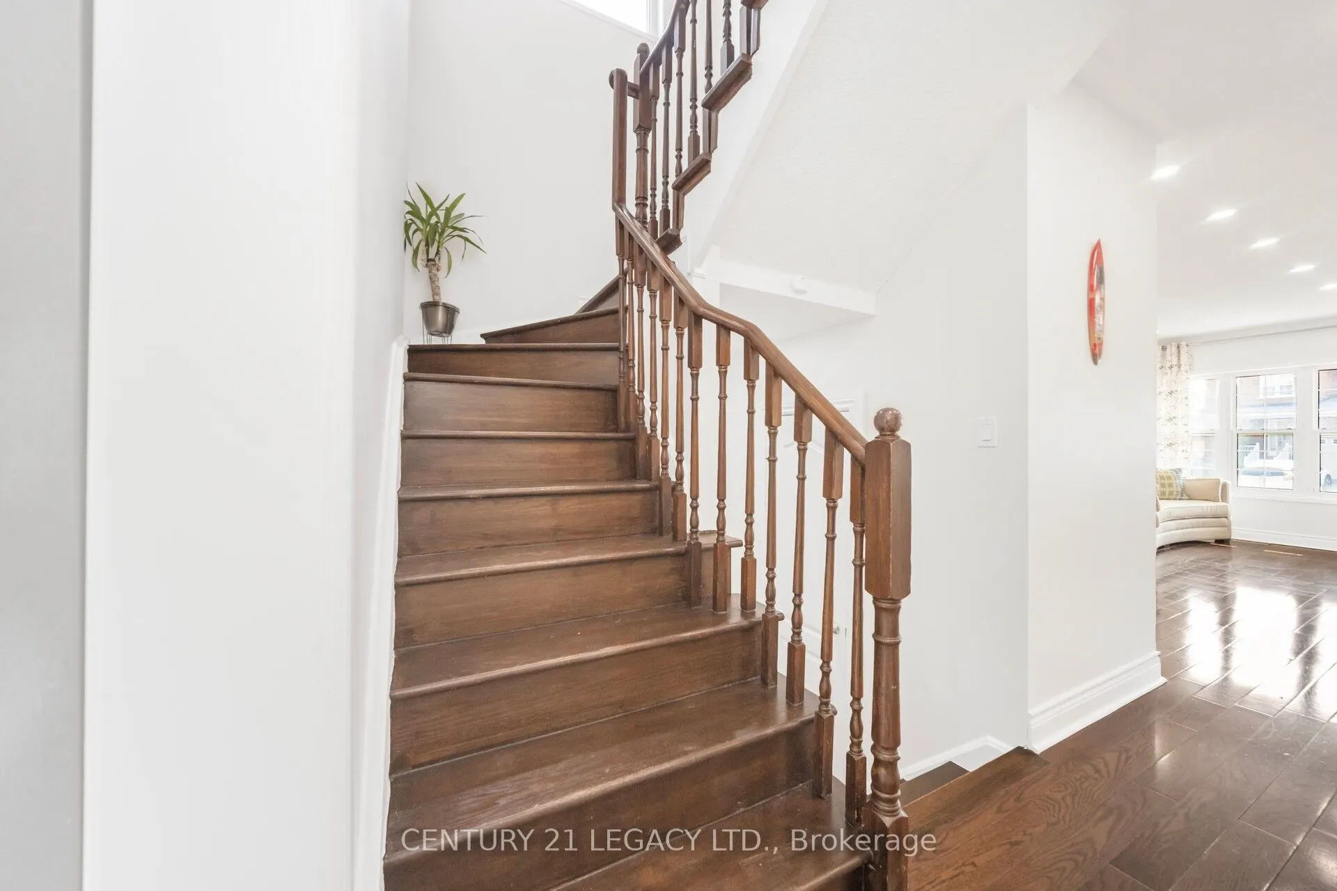 28 Sunnybrook Crescent