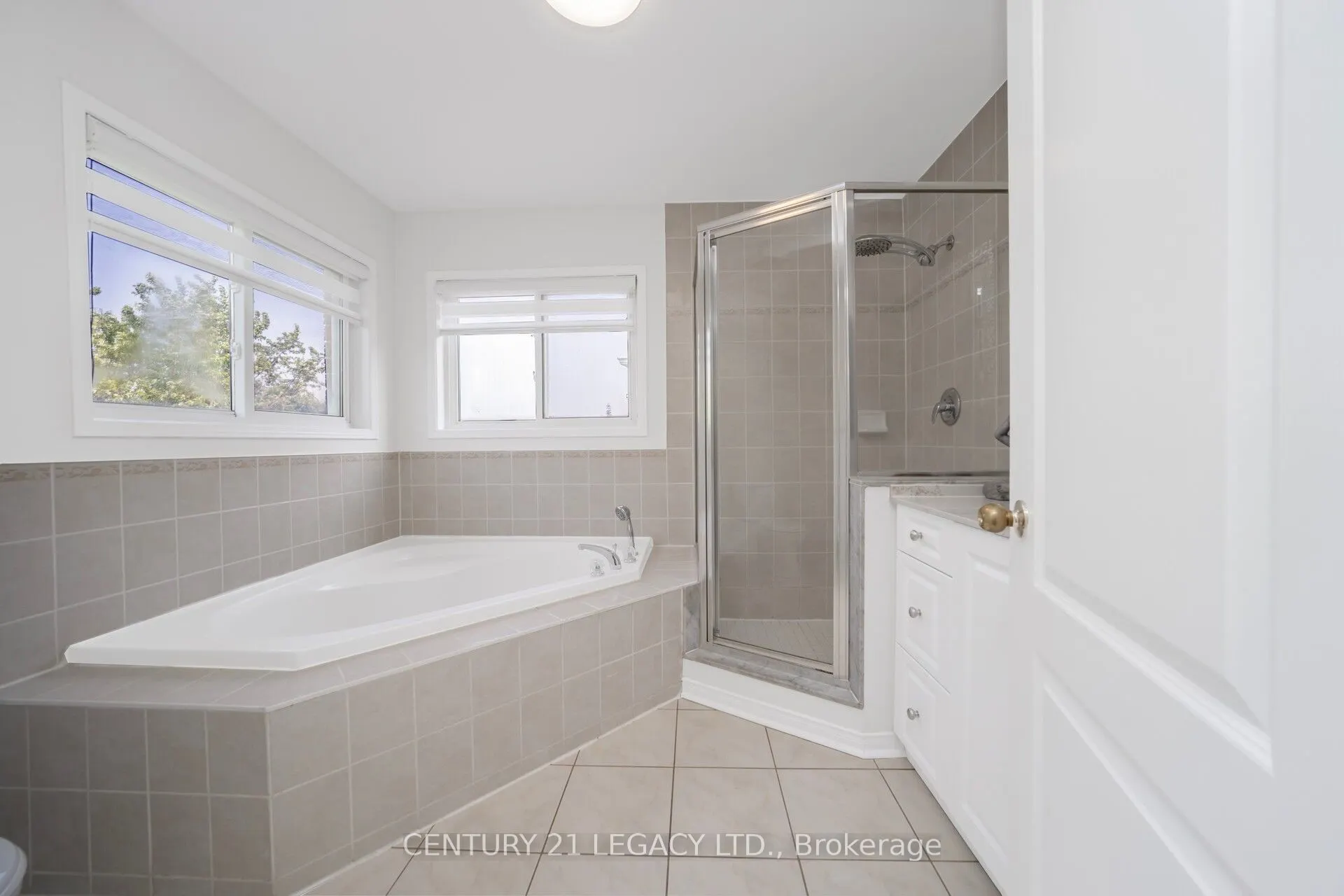 28 Sunnybrook Crescent