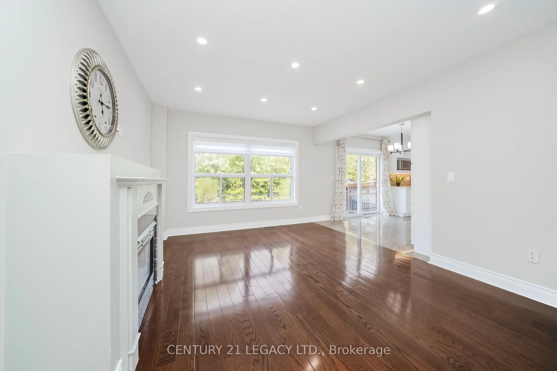 28 Sunnybrook Crescent