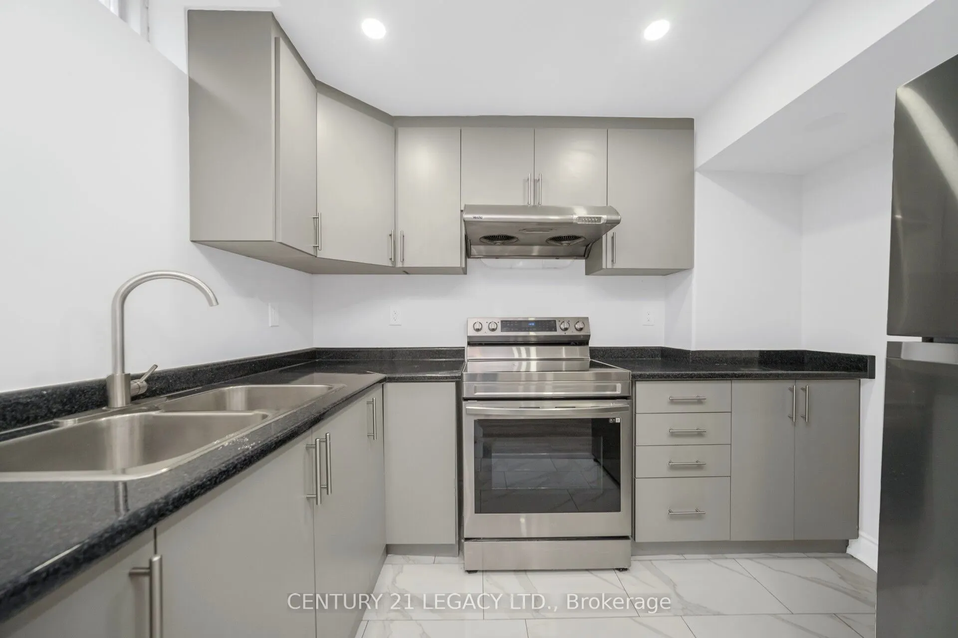 28 Sunnybrook Crescent
