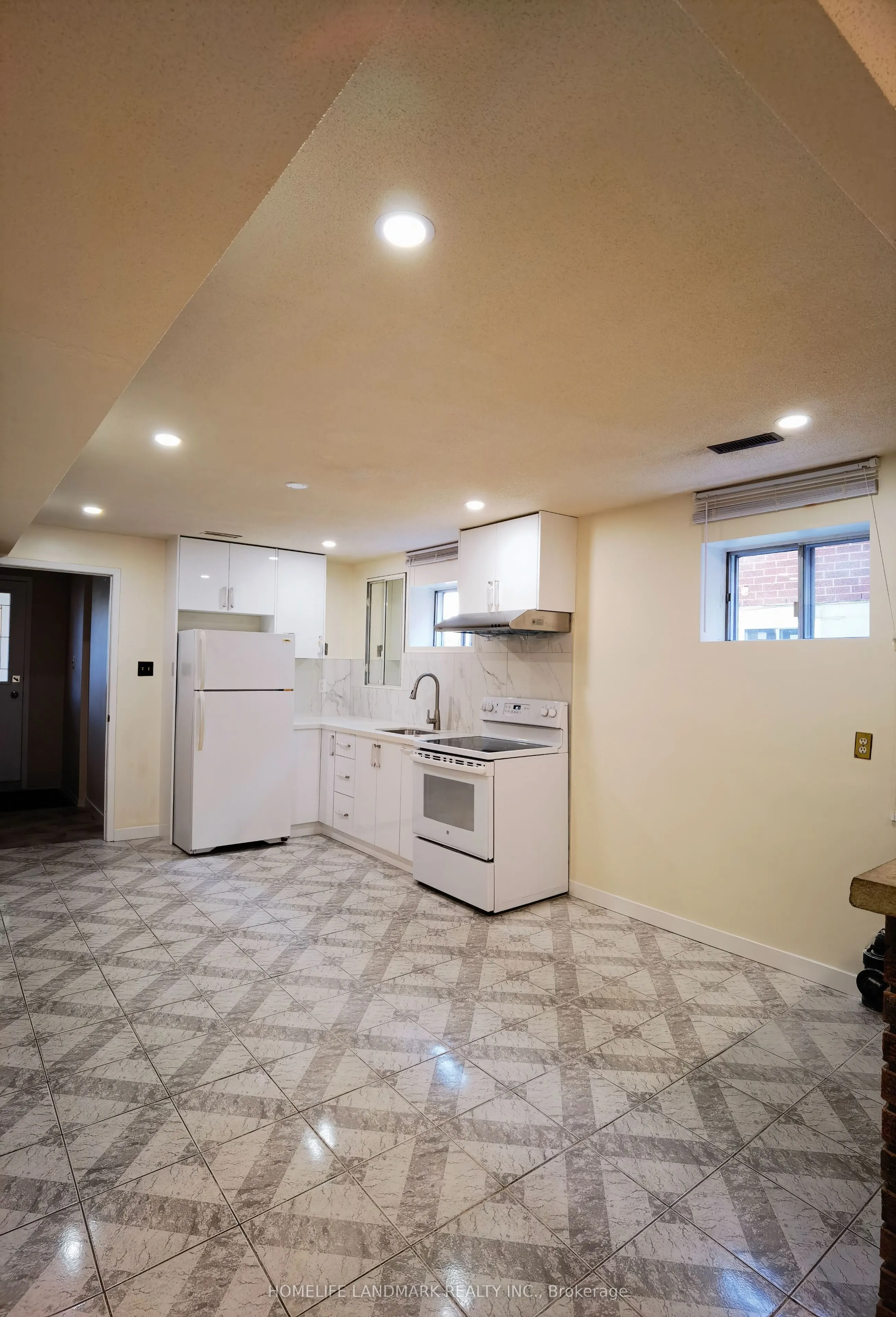 2428 Cashmere Avenue, #Lower