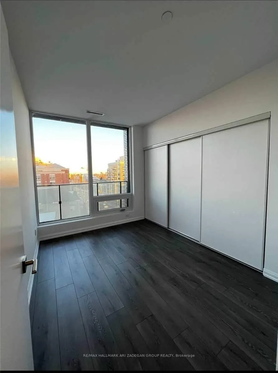 4208 Dundas Street W, #506