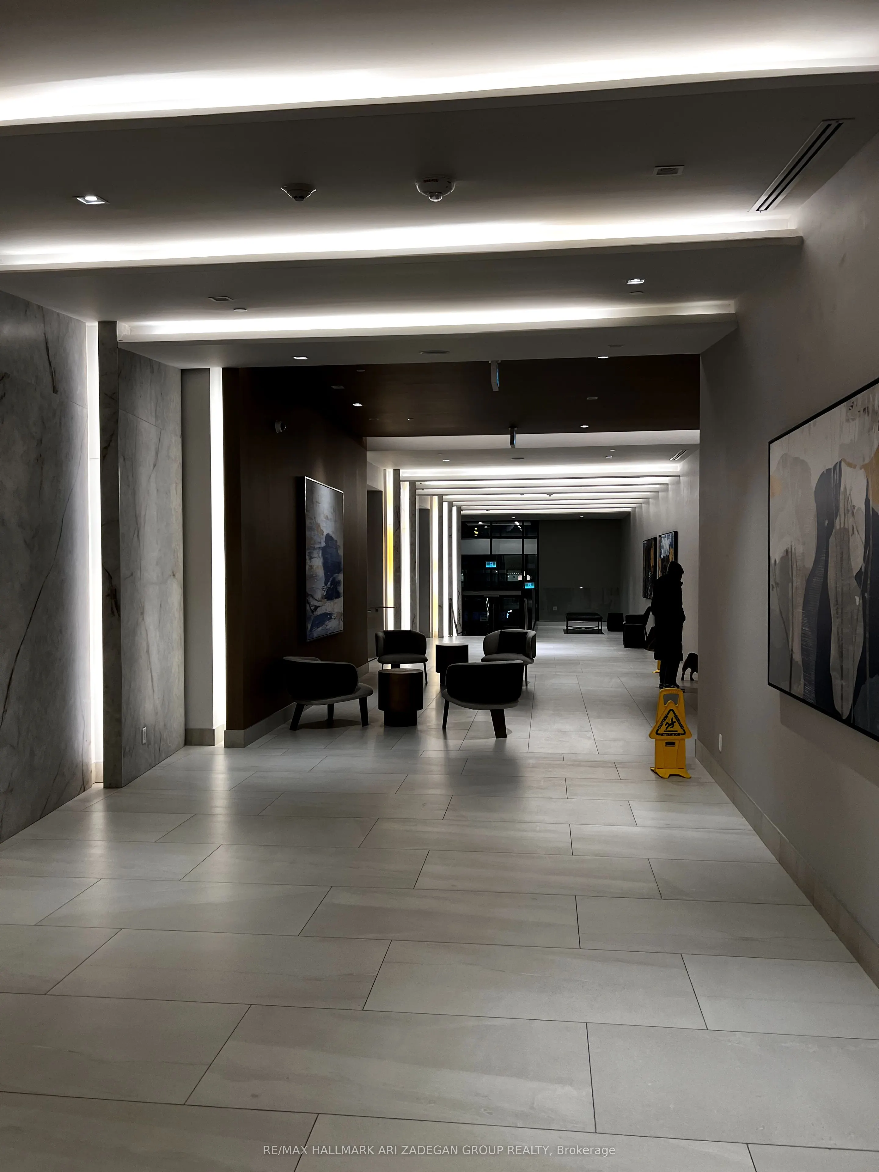 4208 Dundas Street W, #506