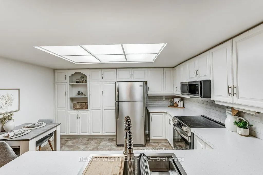 1237 North Shore Boulevard E, #707