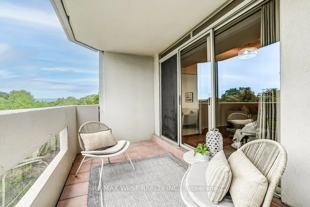1237 North Shore Boulevard E, #707
