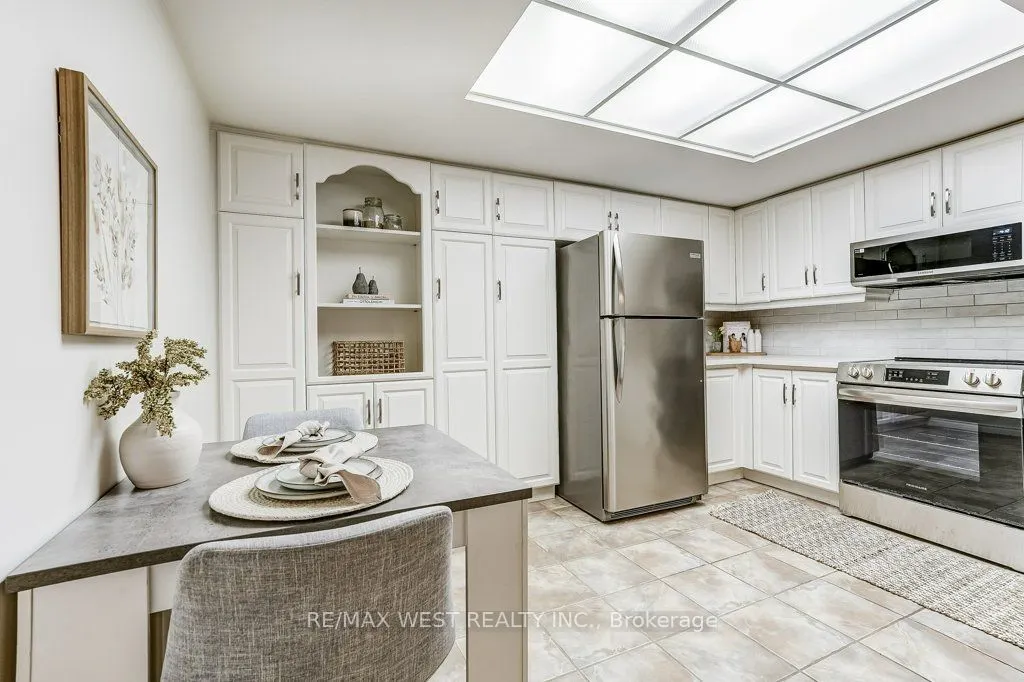 1237 North Shore Boulevard E, #707