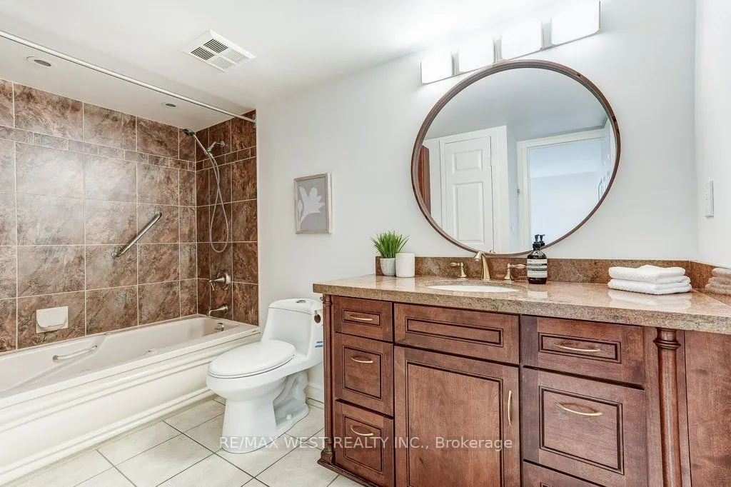 1237 North Shore Boulevard E, #707