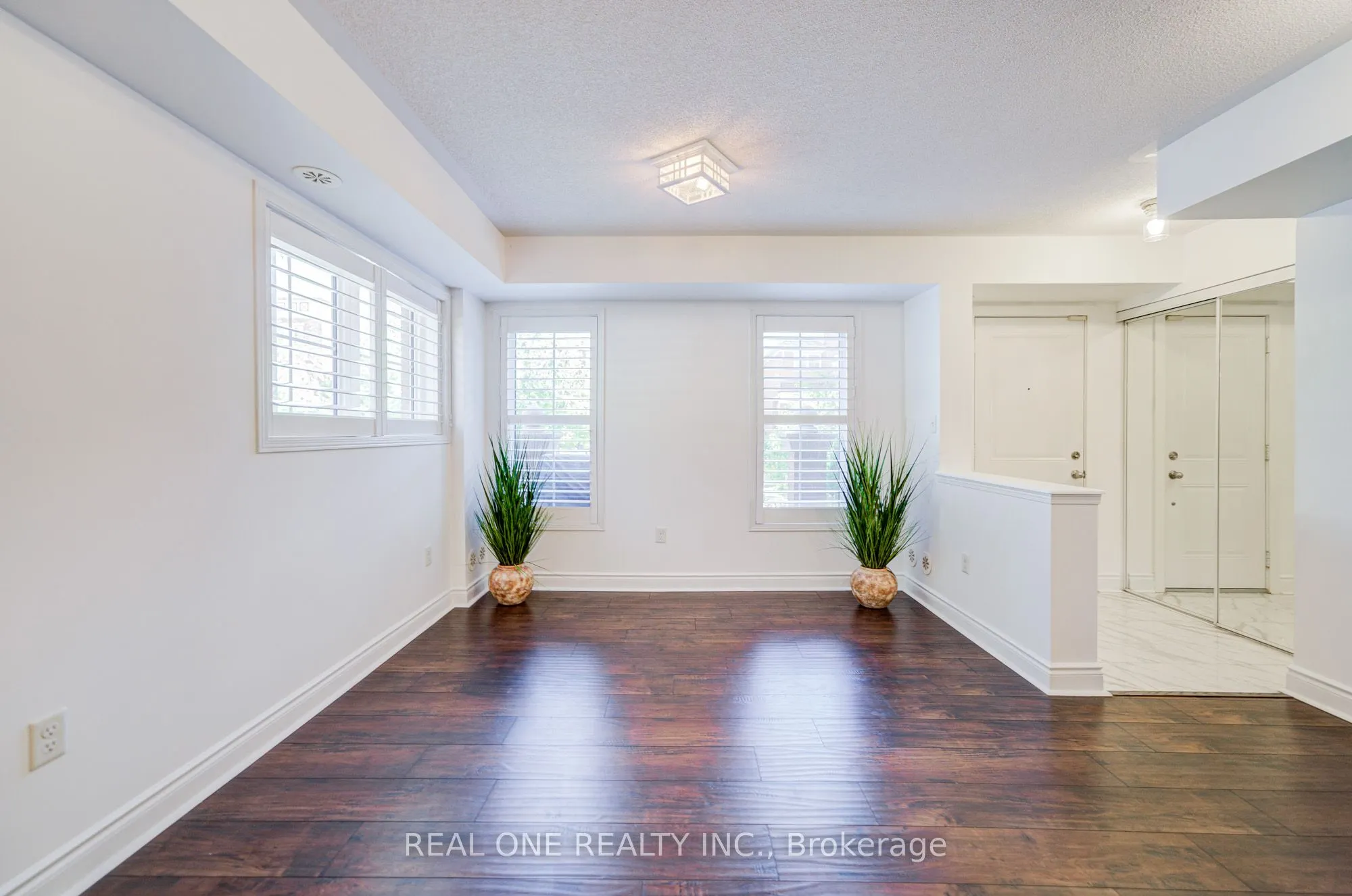 2480 Post Road, #29