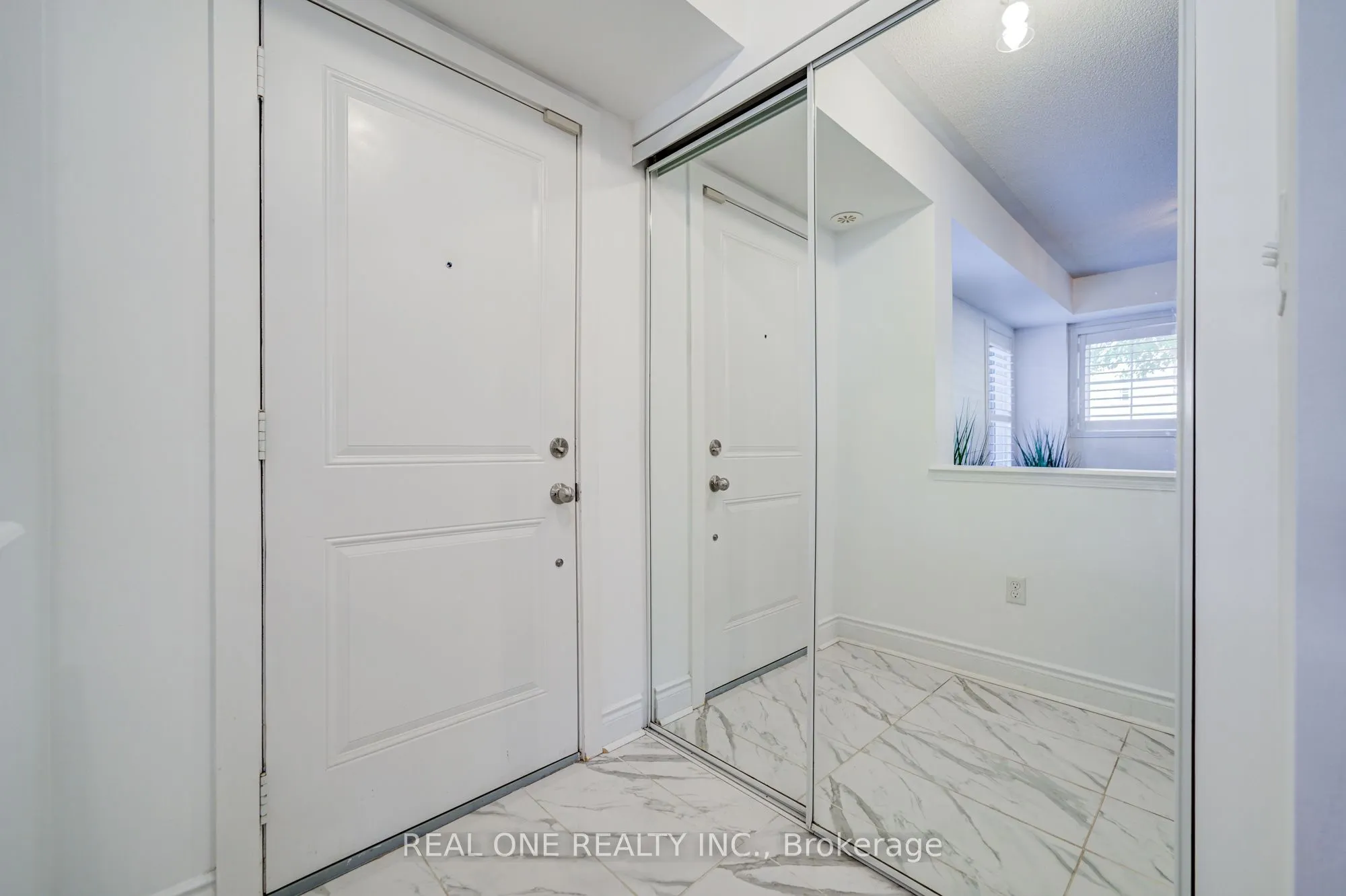 2480 Post Road, #29