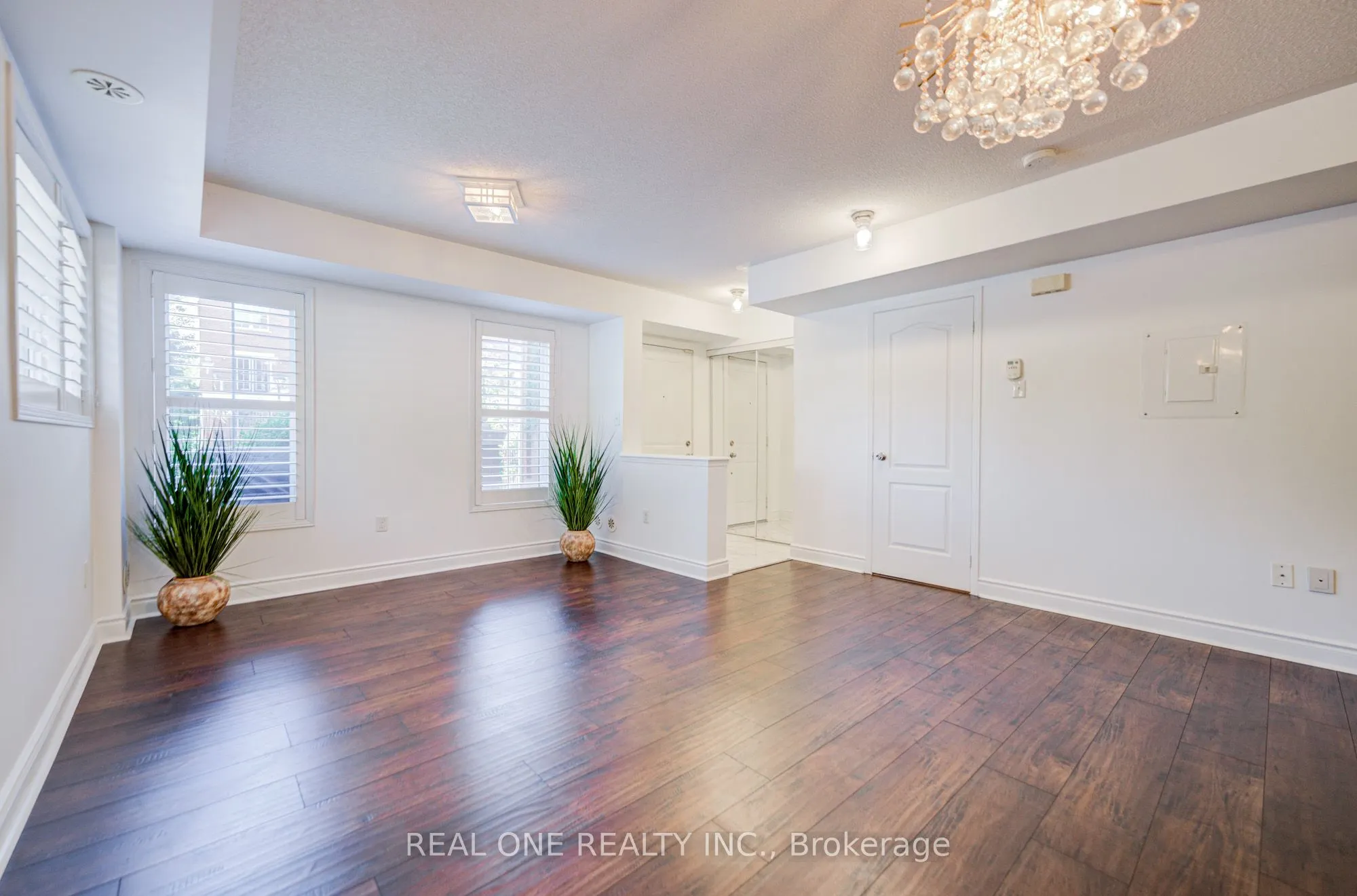 2480 Post Road, #29