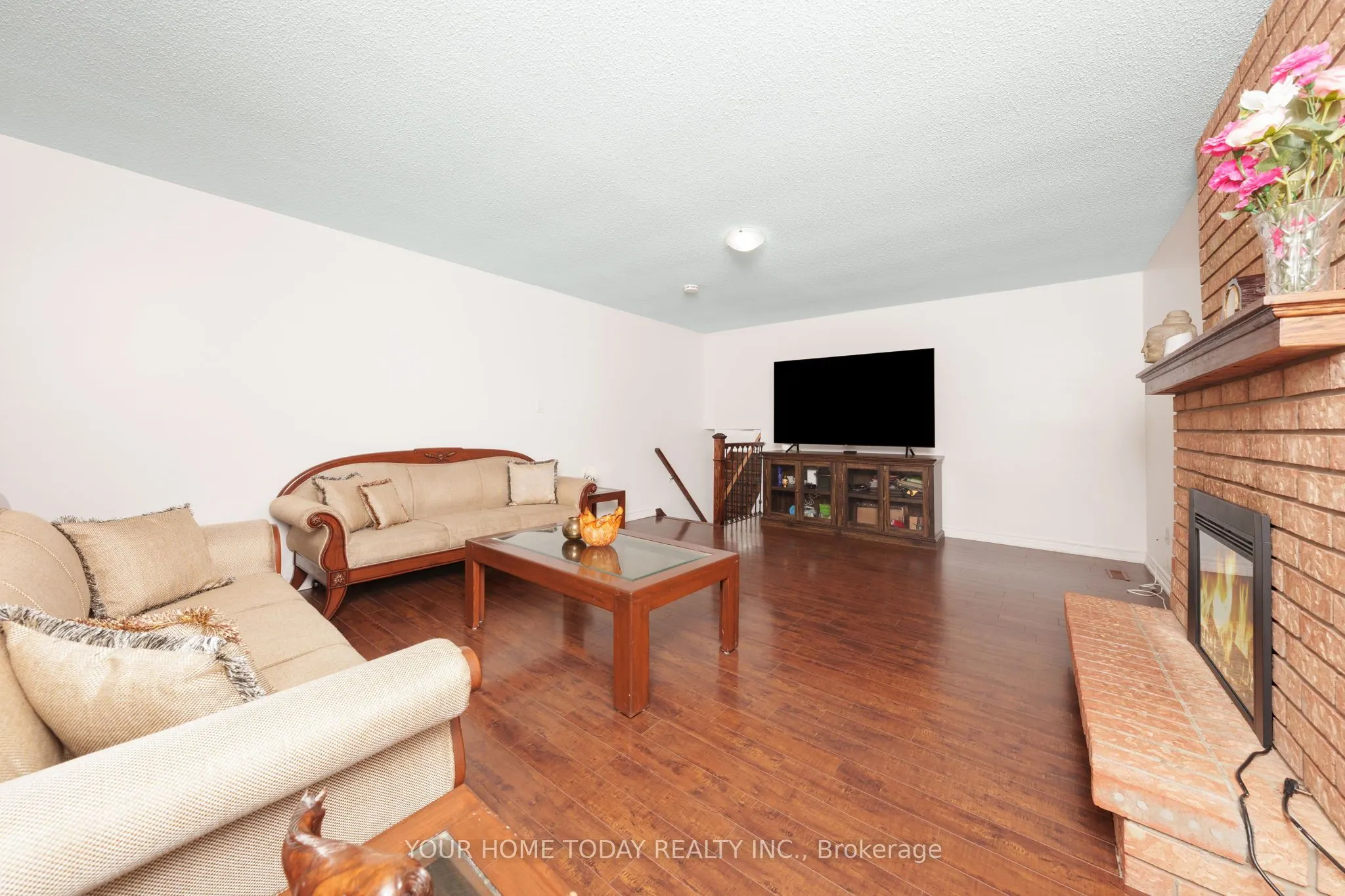 18 Alabaster Drive