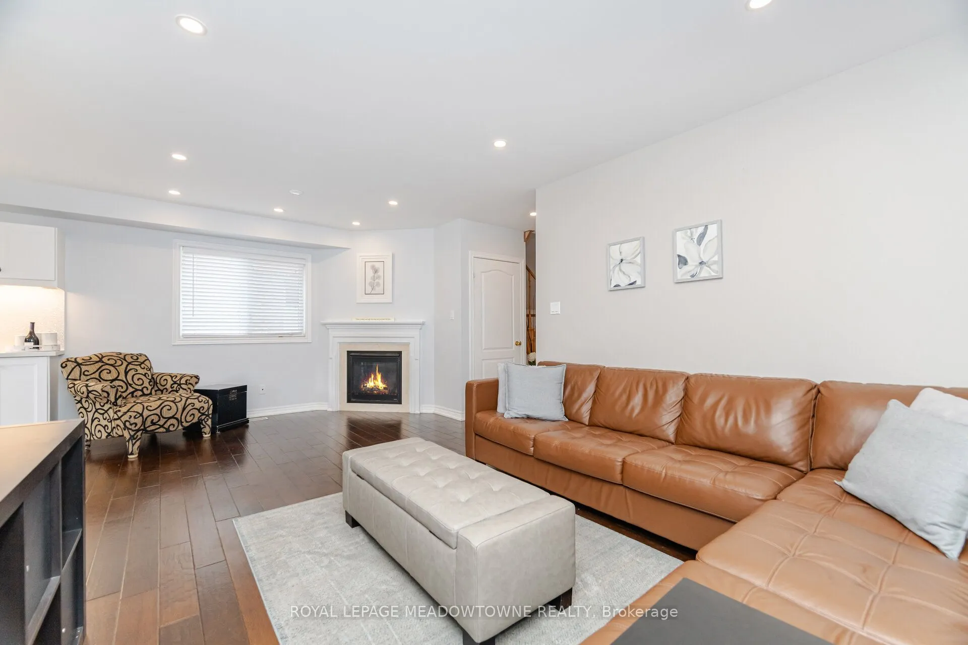 345 Bussel Crescent