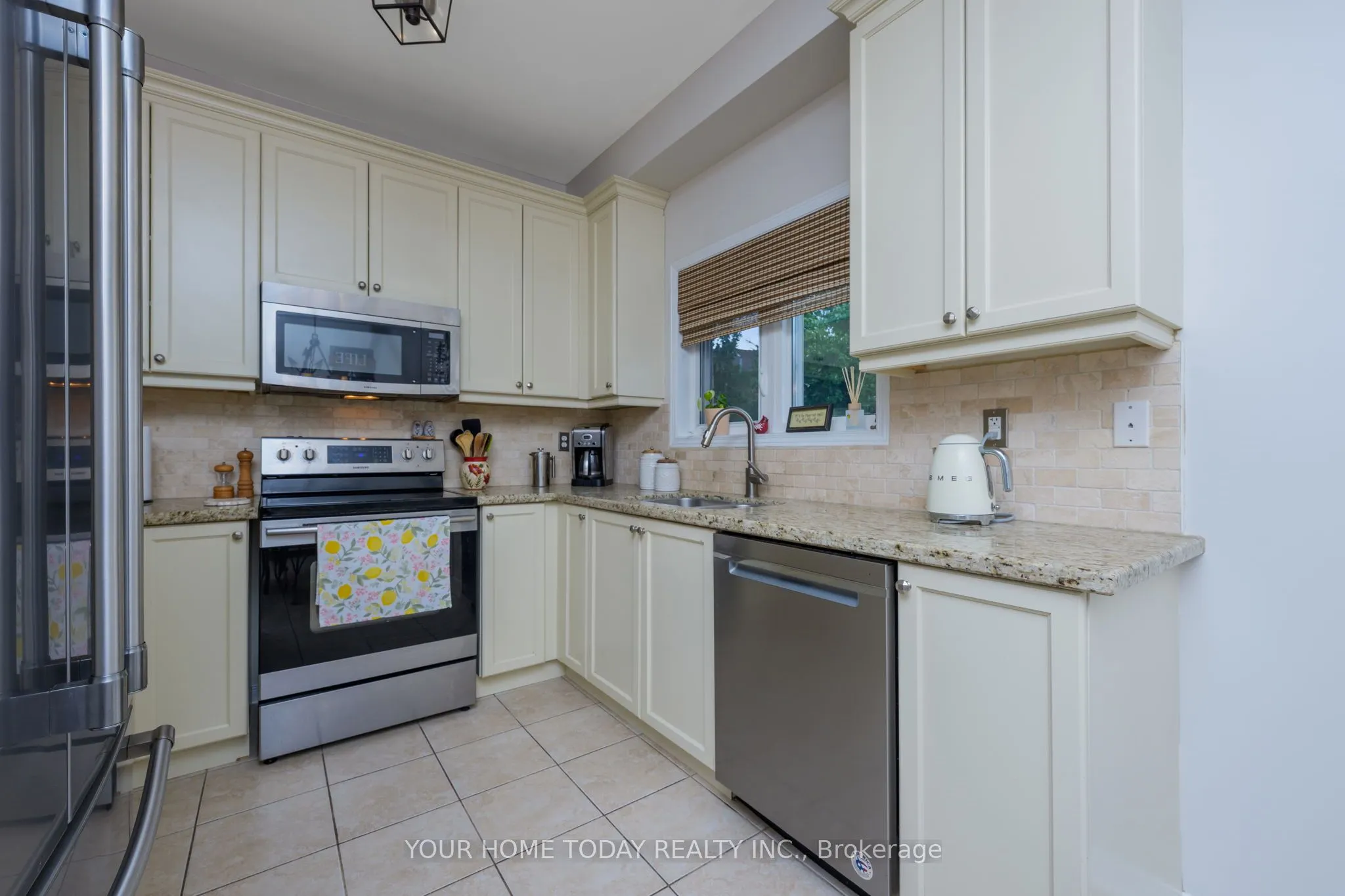 20 Chetholme Place