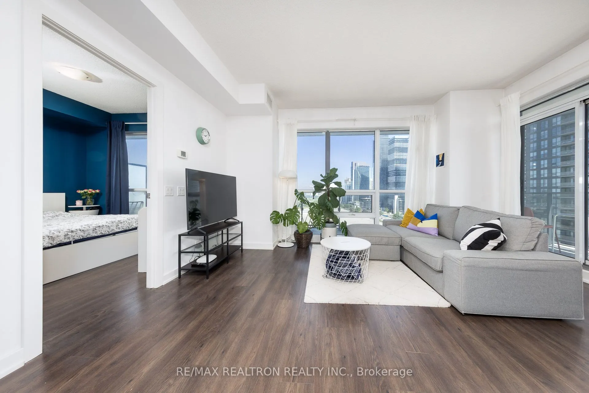 2220 Lakeshore Boulevard W, #1607