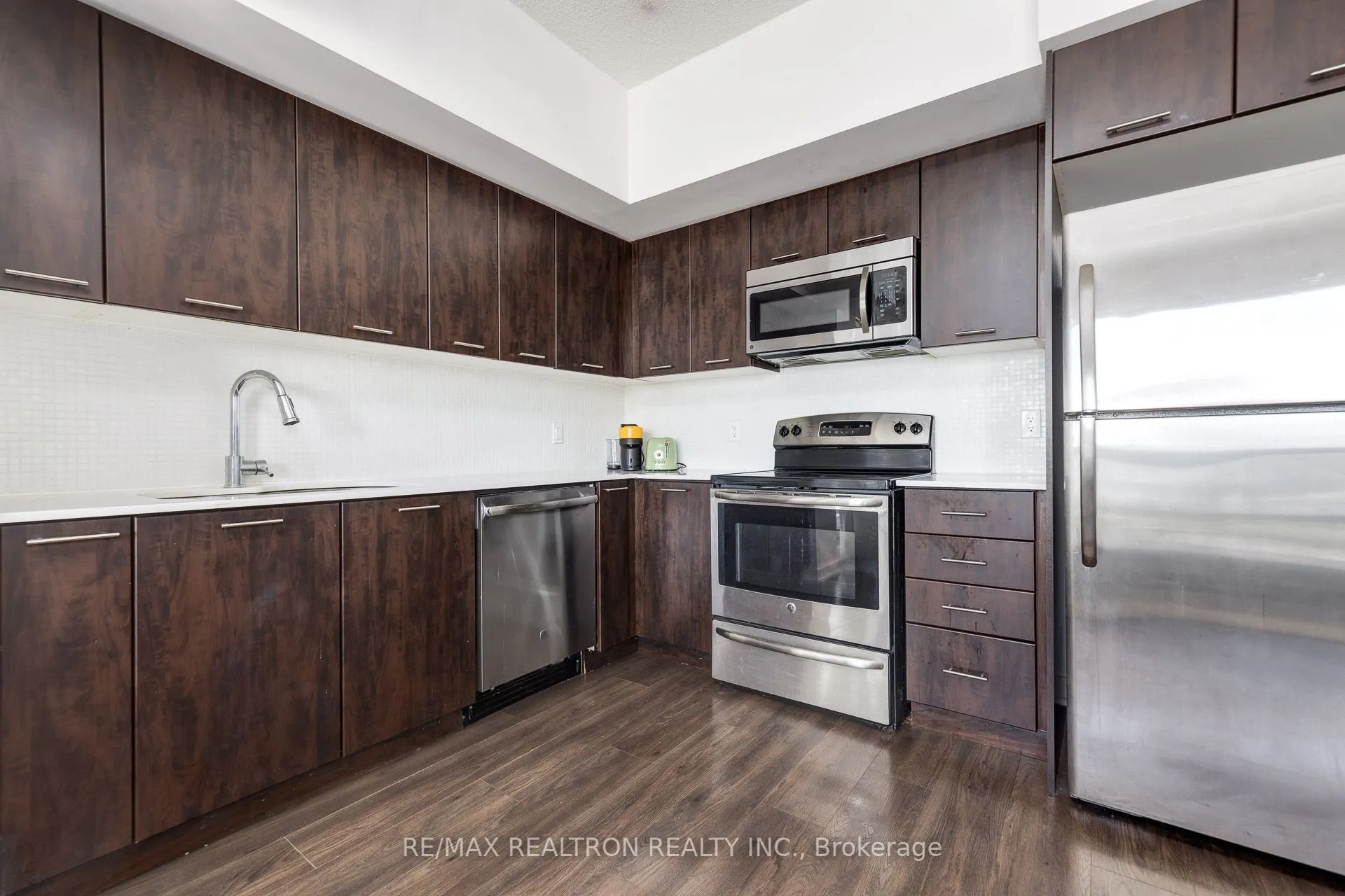 2220 Lakeshore Boulevard W, #1607