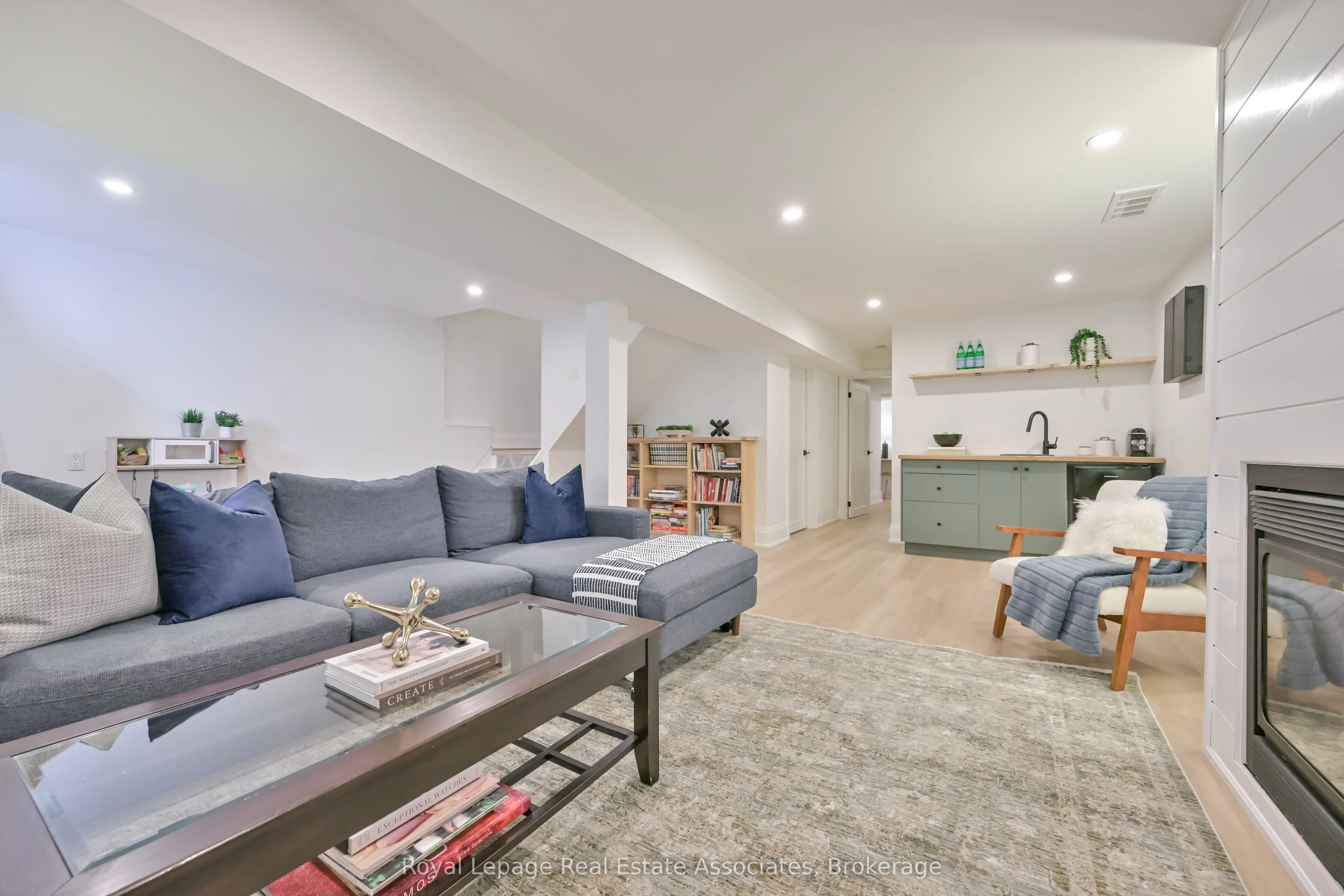 3116 Harris Crescent