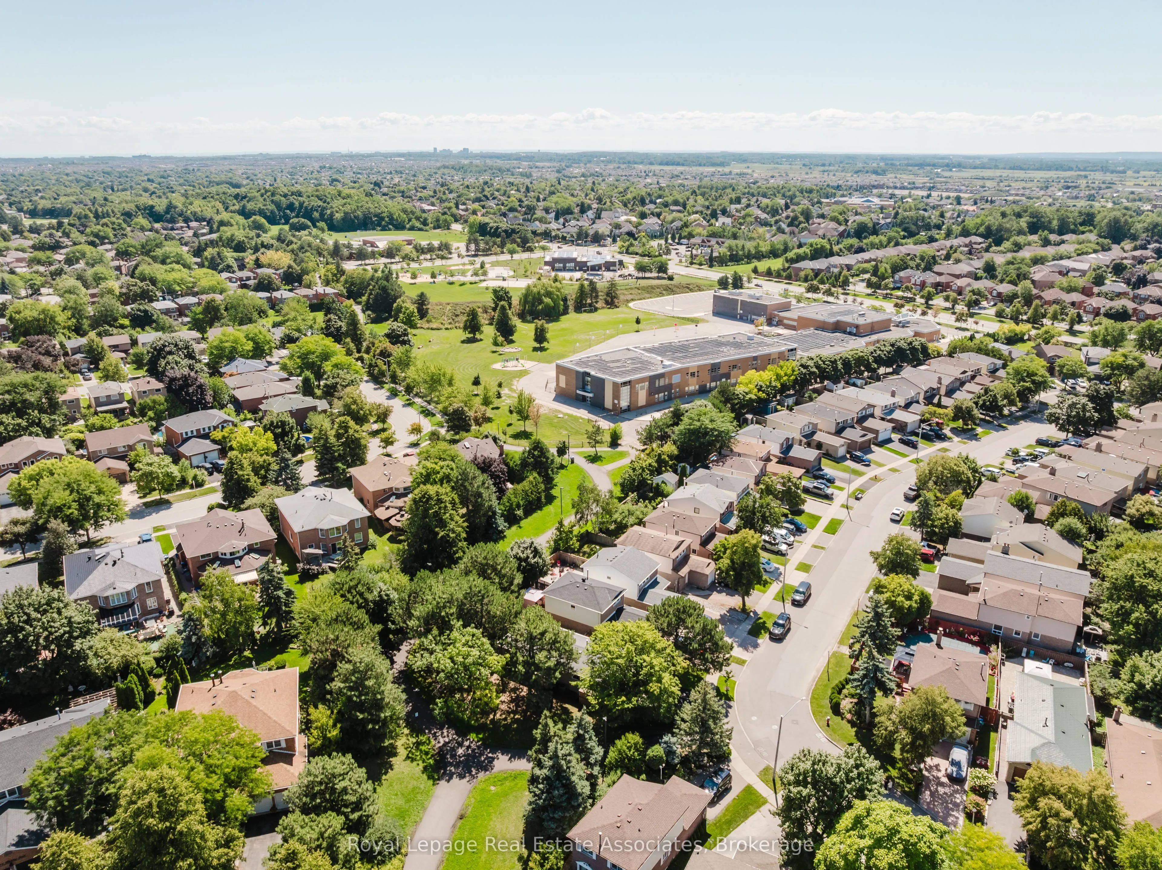 3116 Harris Crescent