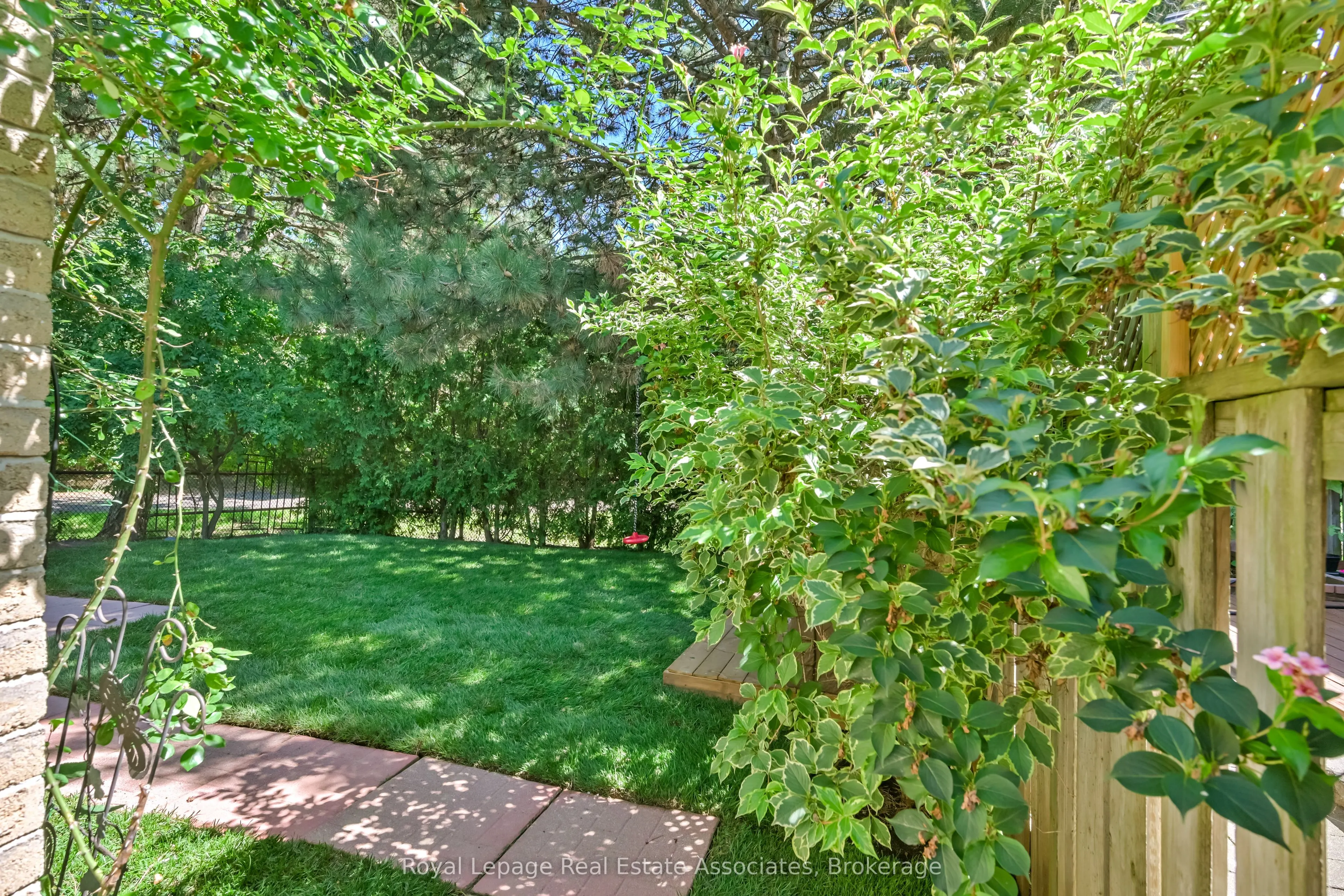 3116 Harris Crescent