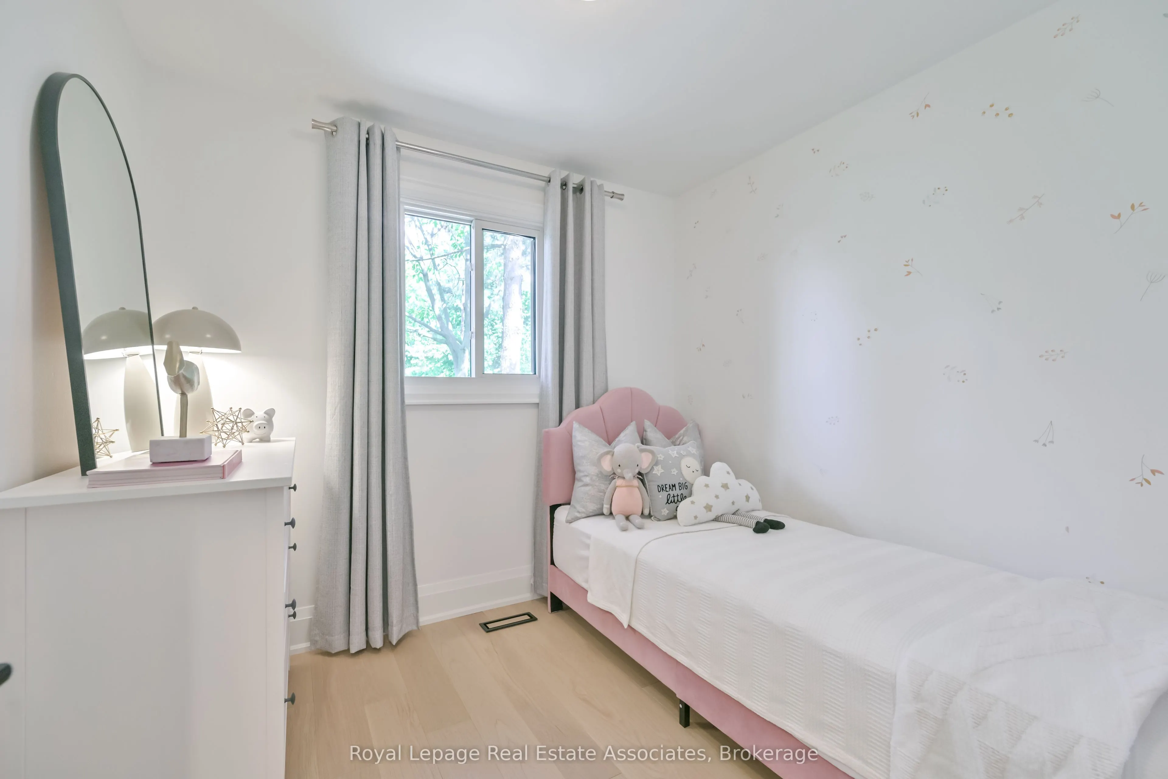 3116 Harris Crescent