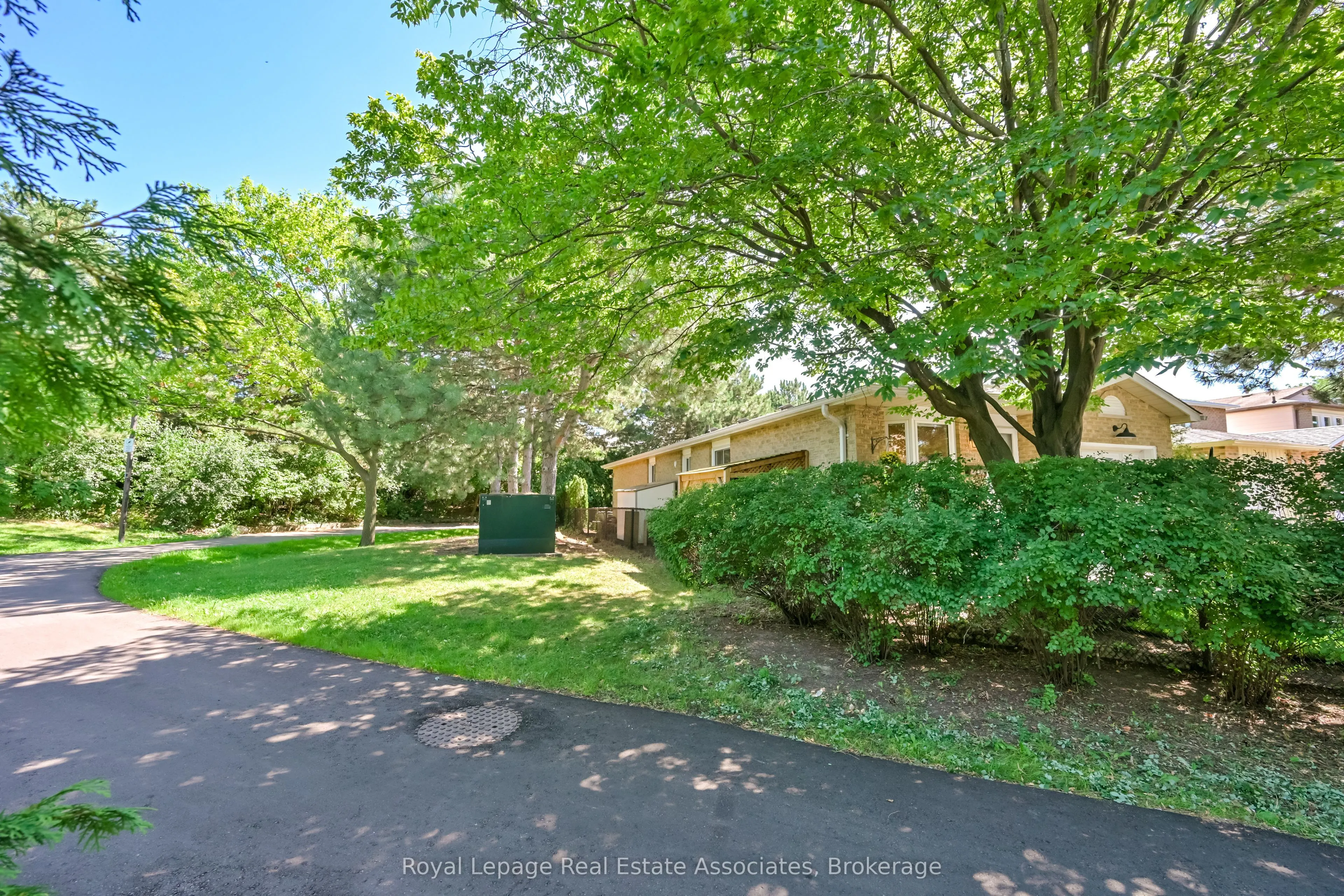 3116 Harris Crescent