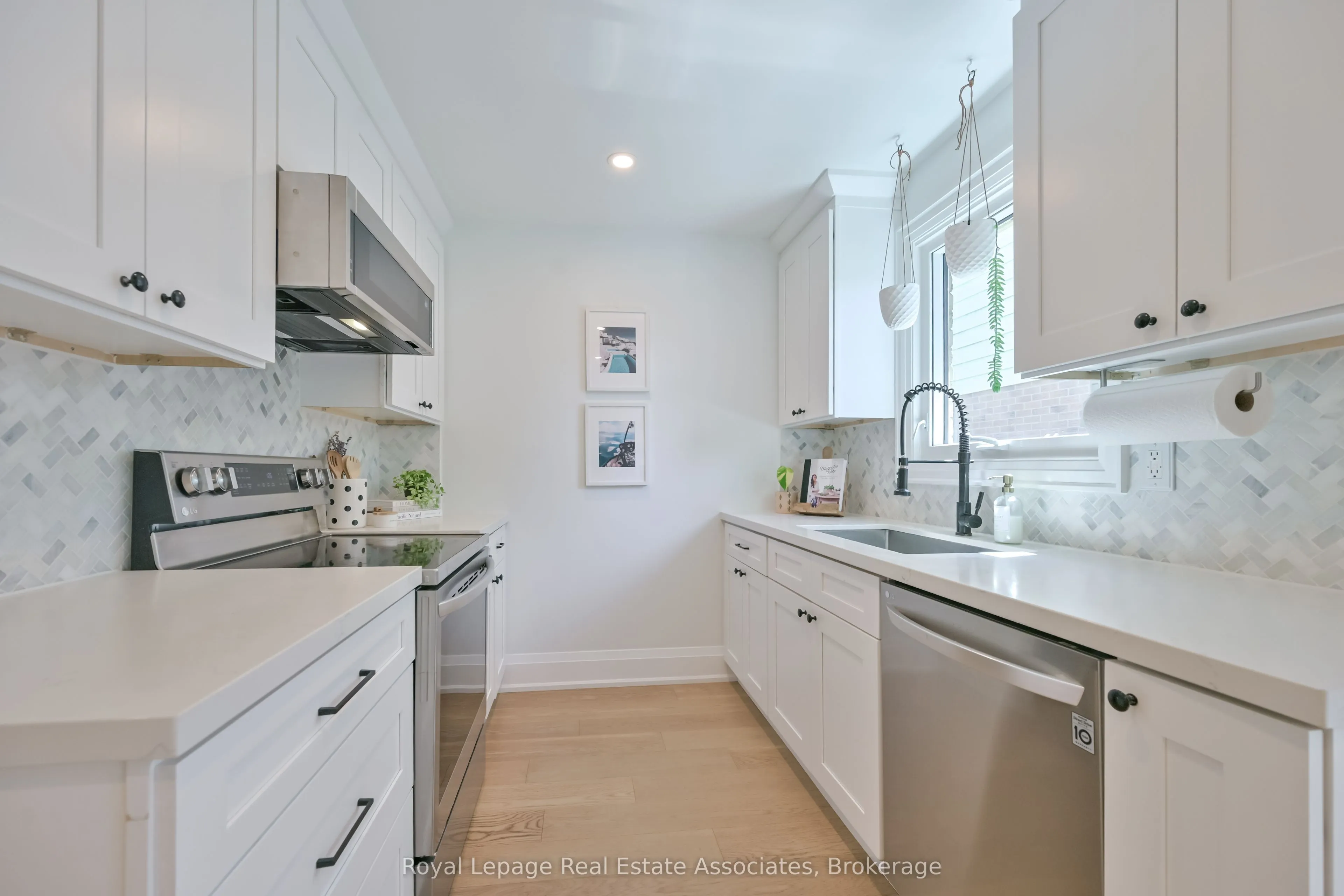 3116 Harris Crescent