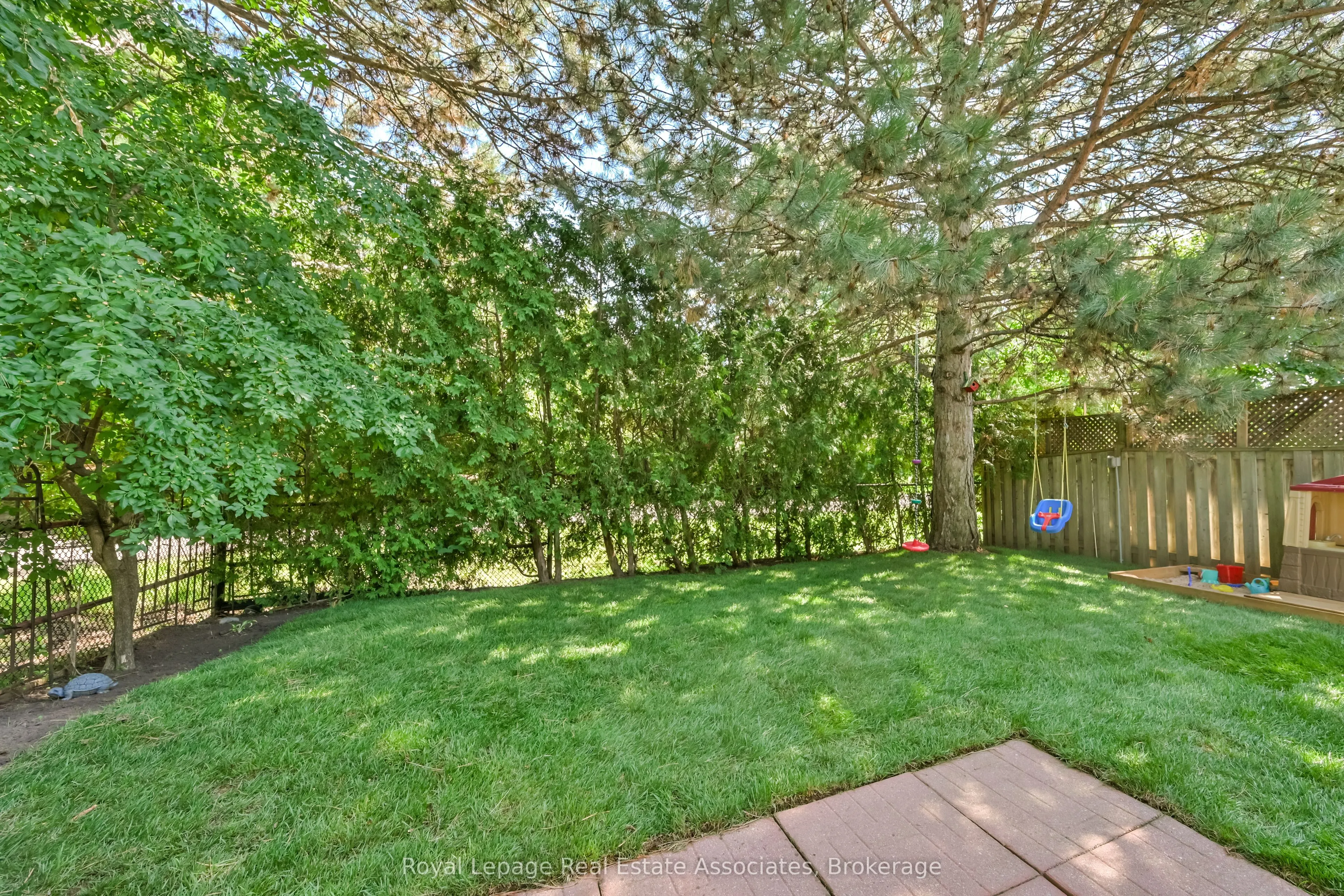 3116 Harris Crescent