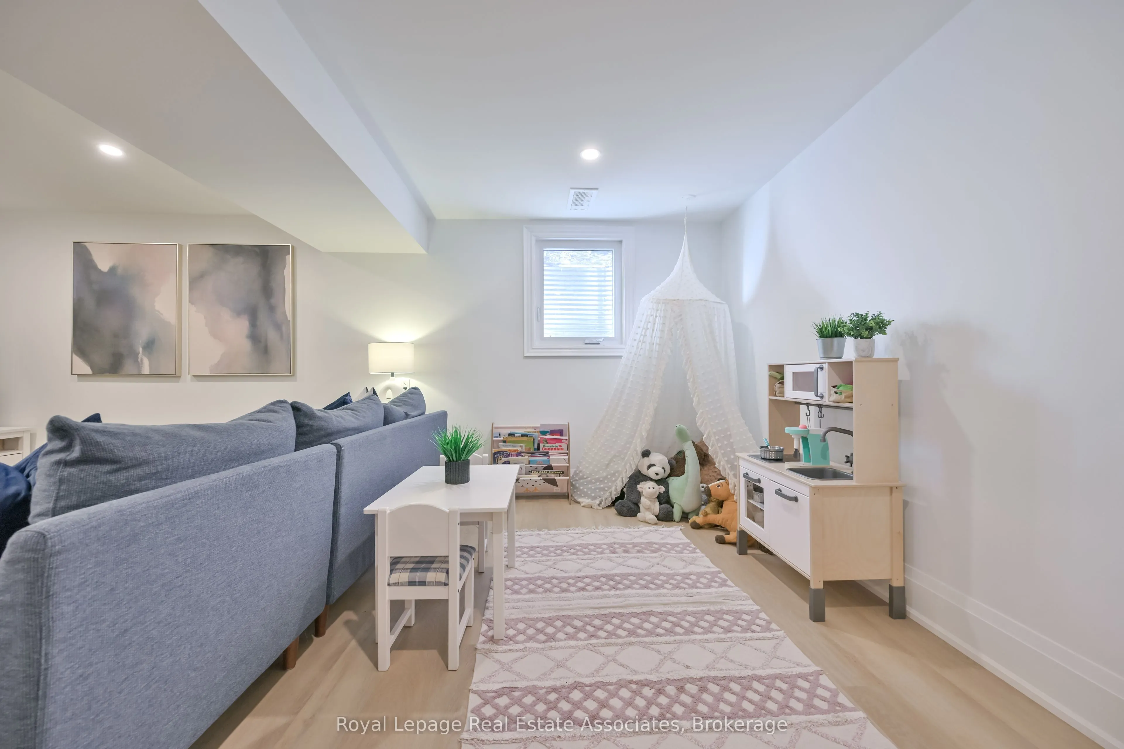 3116 Harris Crescent