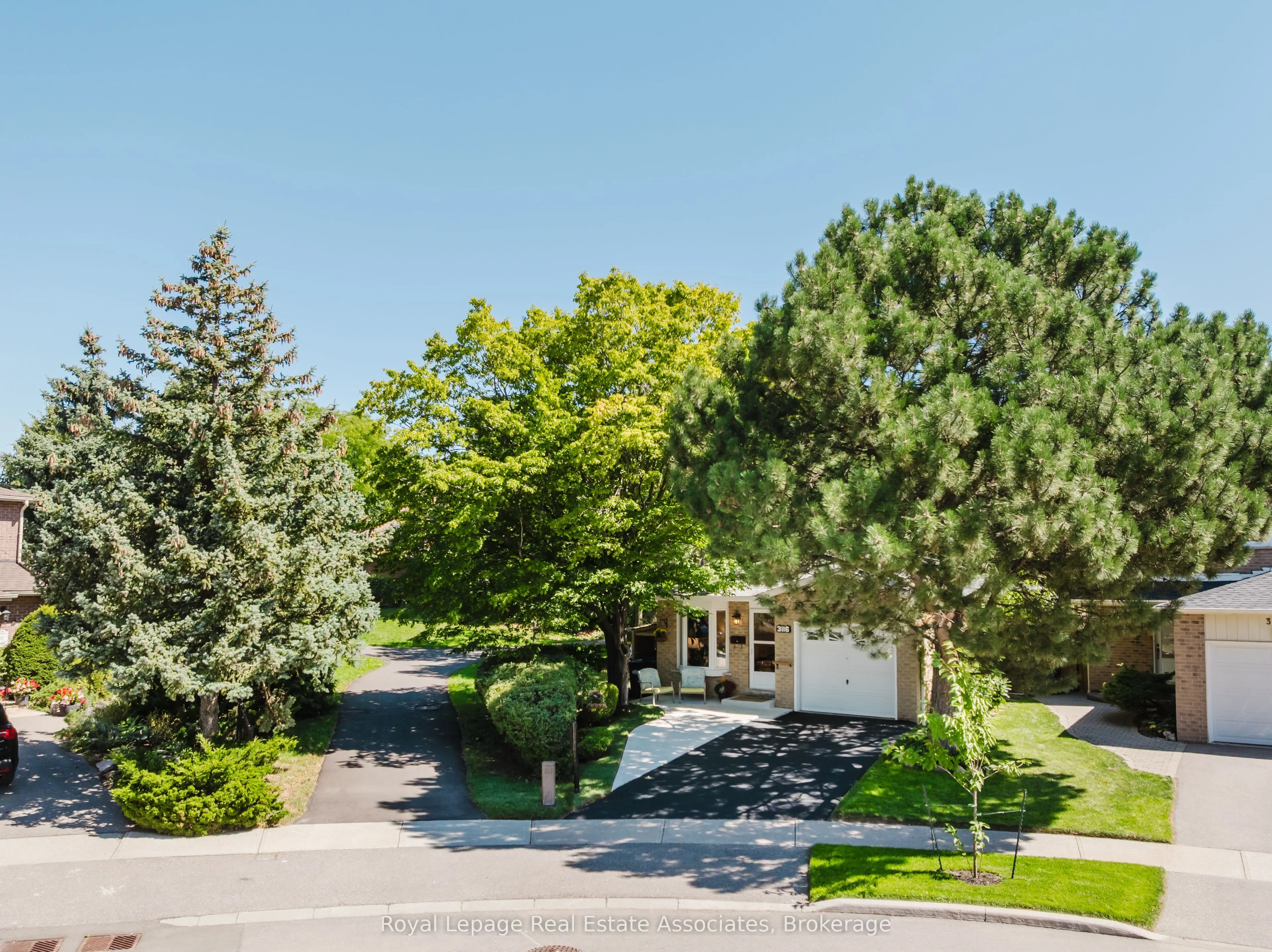 3116 Harris Crescent
