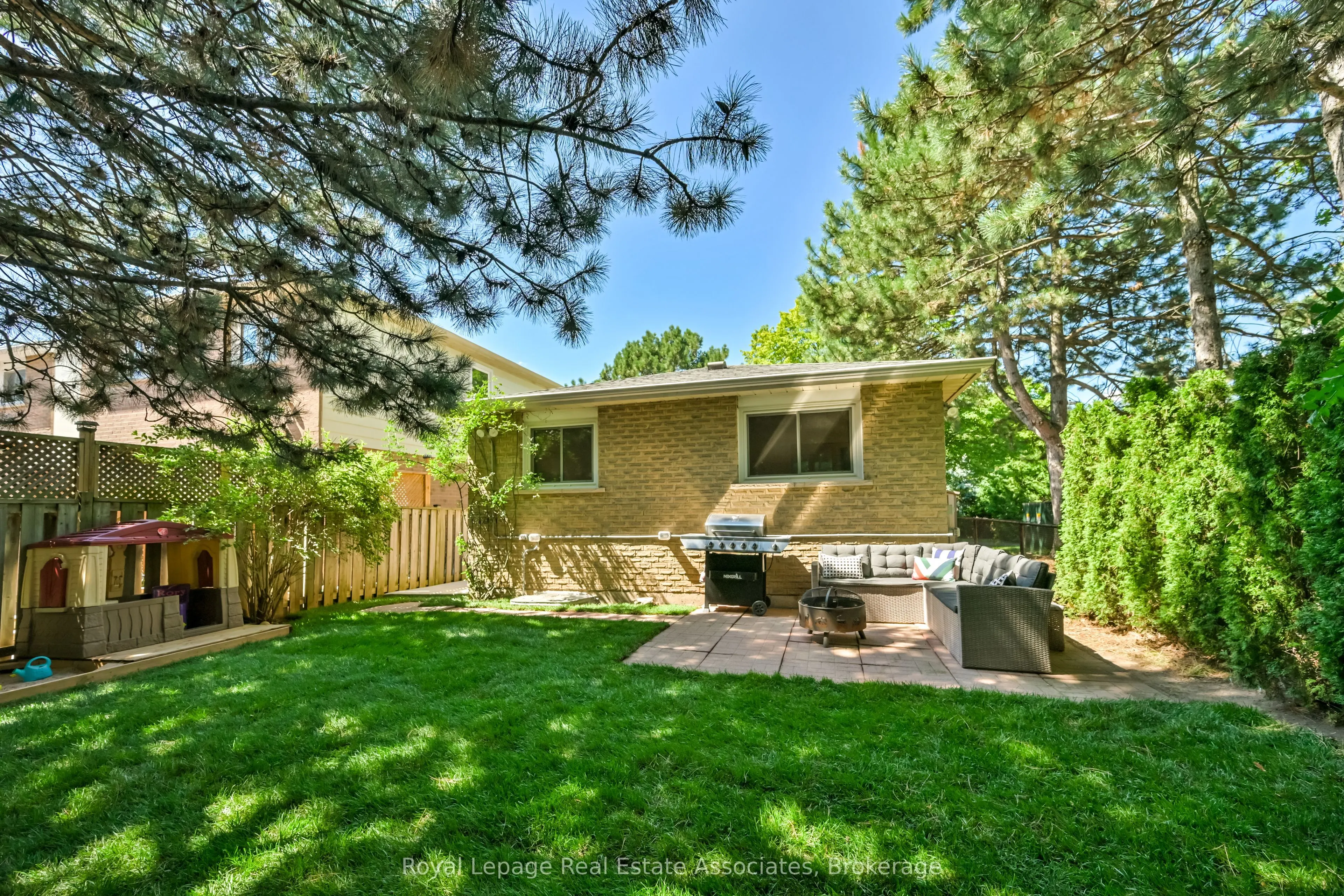 3116 Harris Crescent