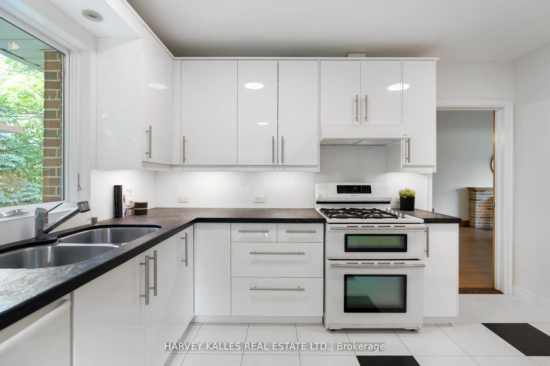 10 Northolt Court