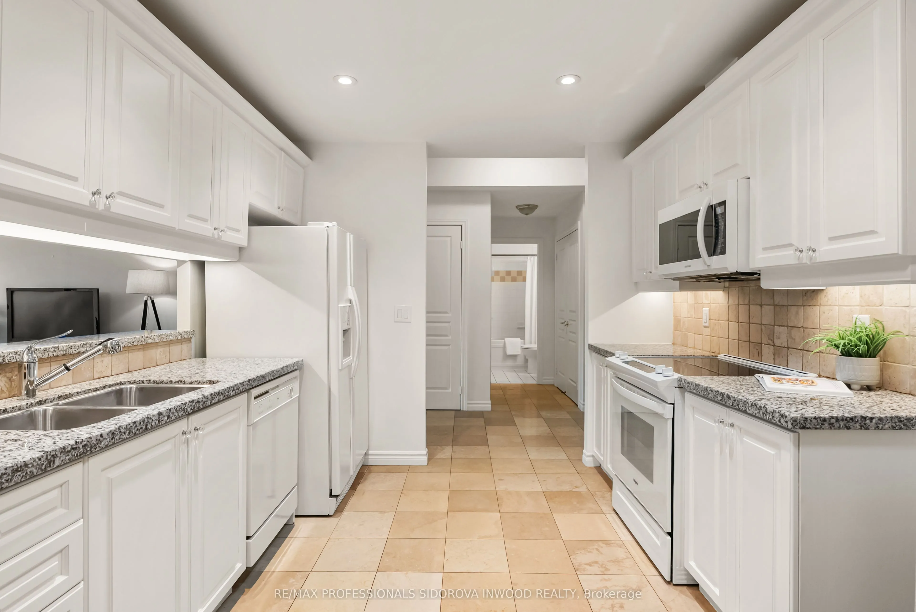 2662 Bloor Street W, #507