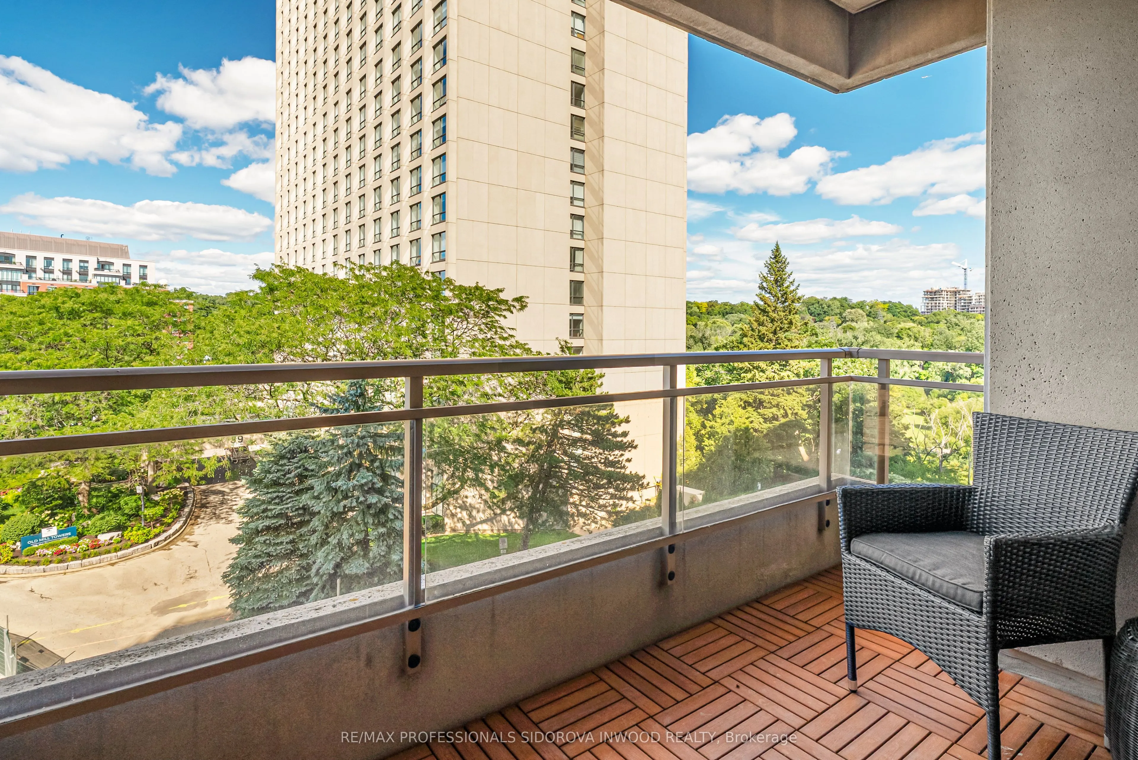2662 Bloor Street W, #507