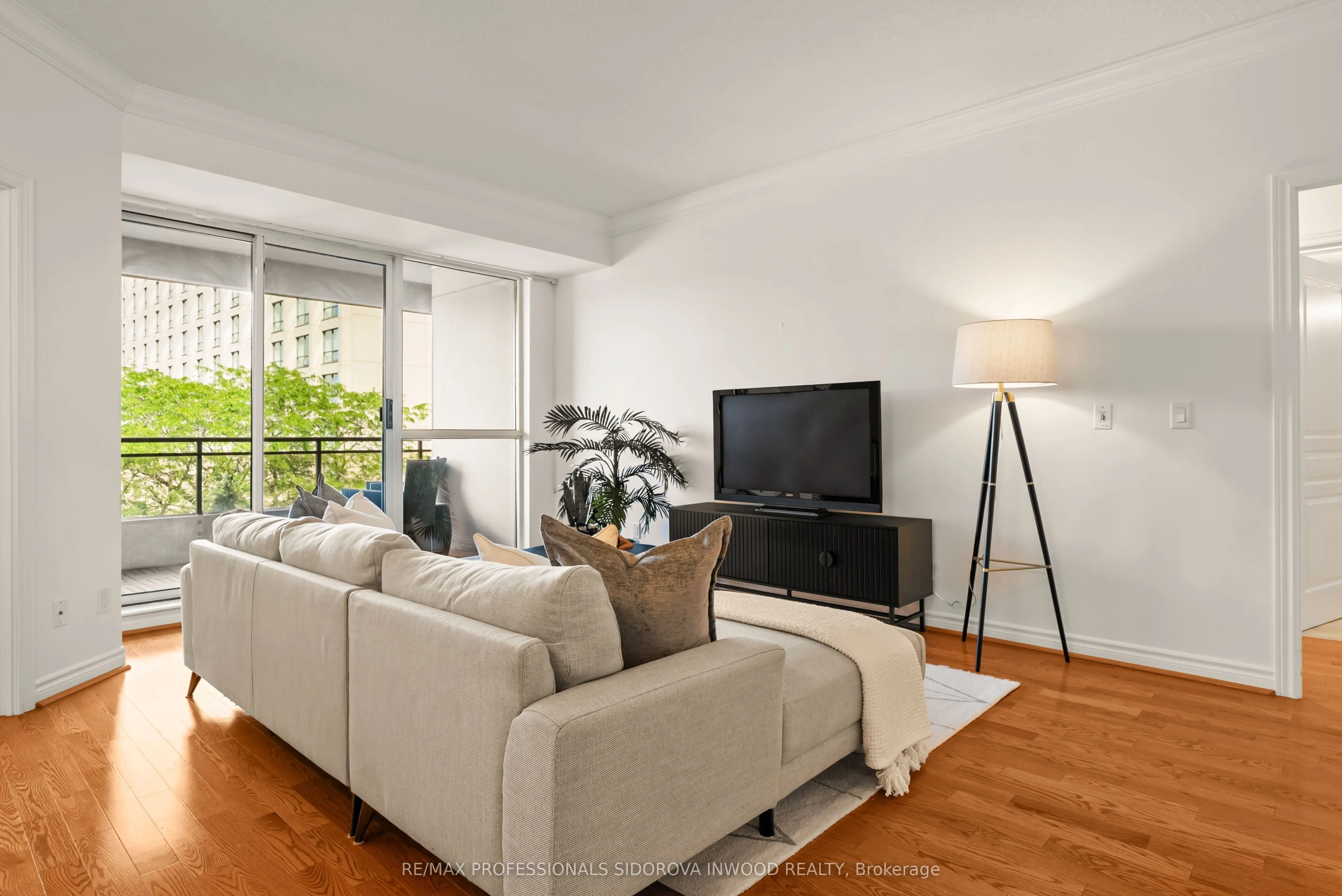 2662 Bloor Street W, #507