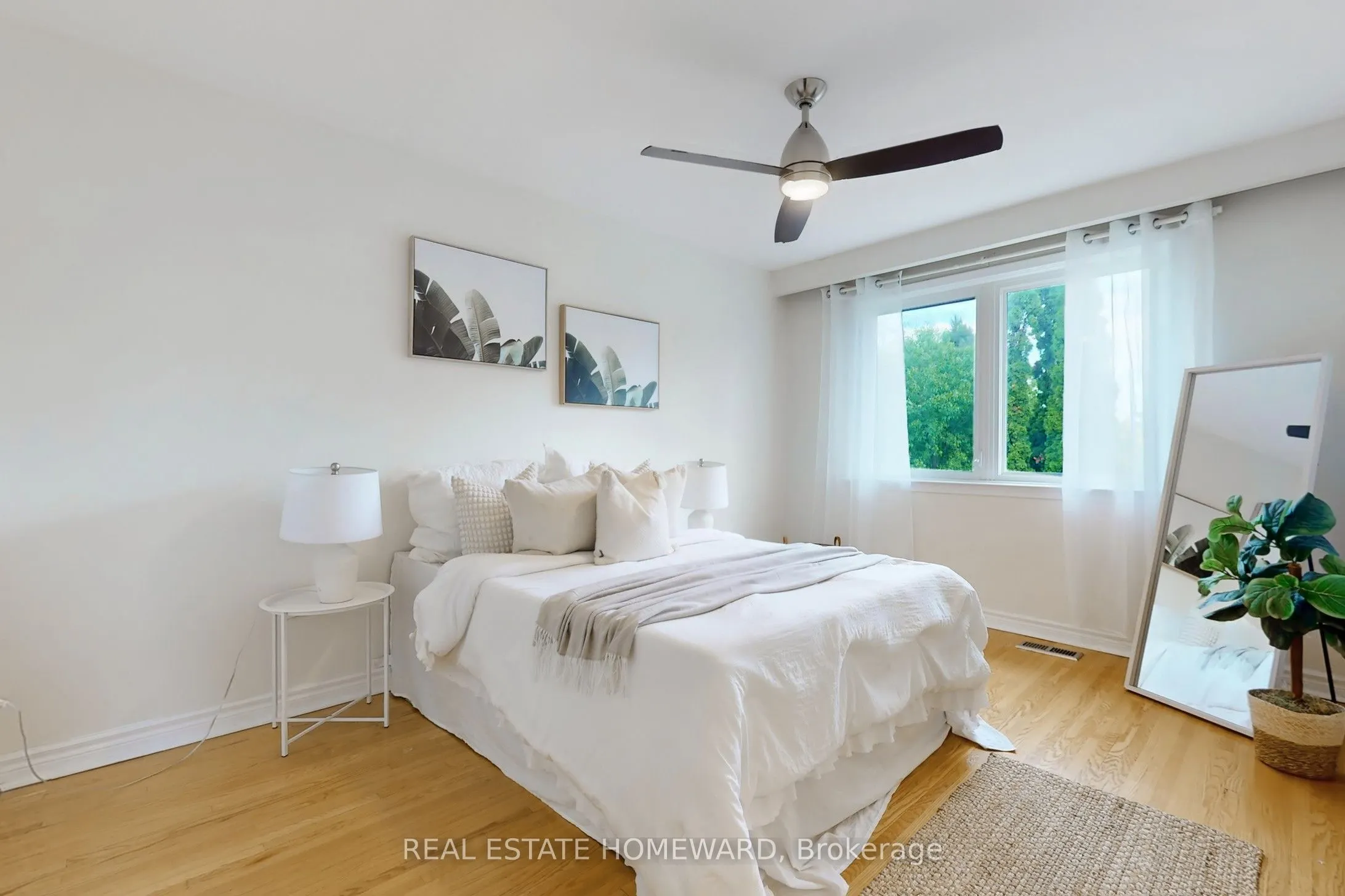 33 Graystone Gardens