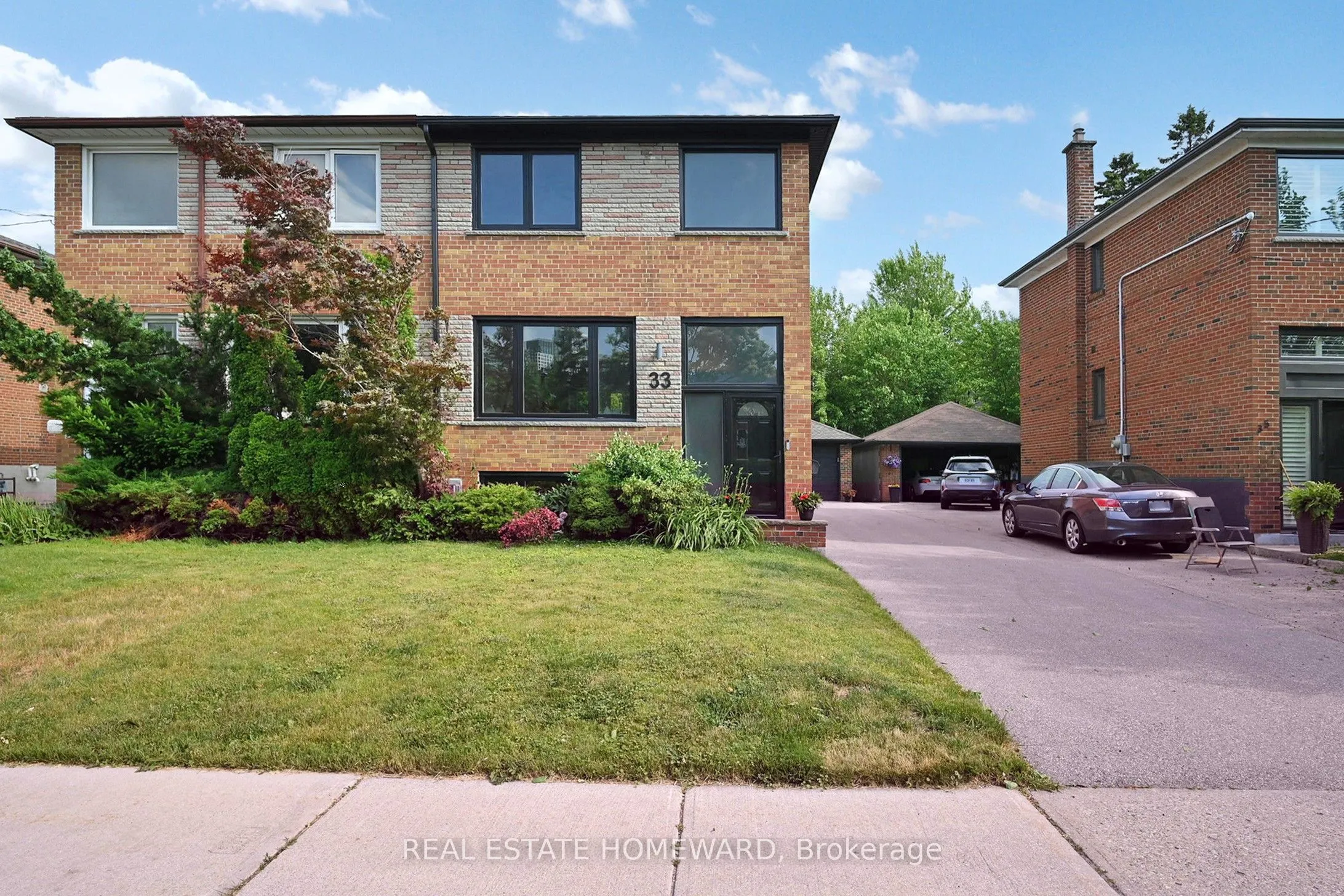 33 Graystone Gardens