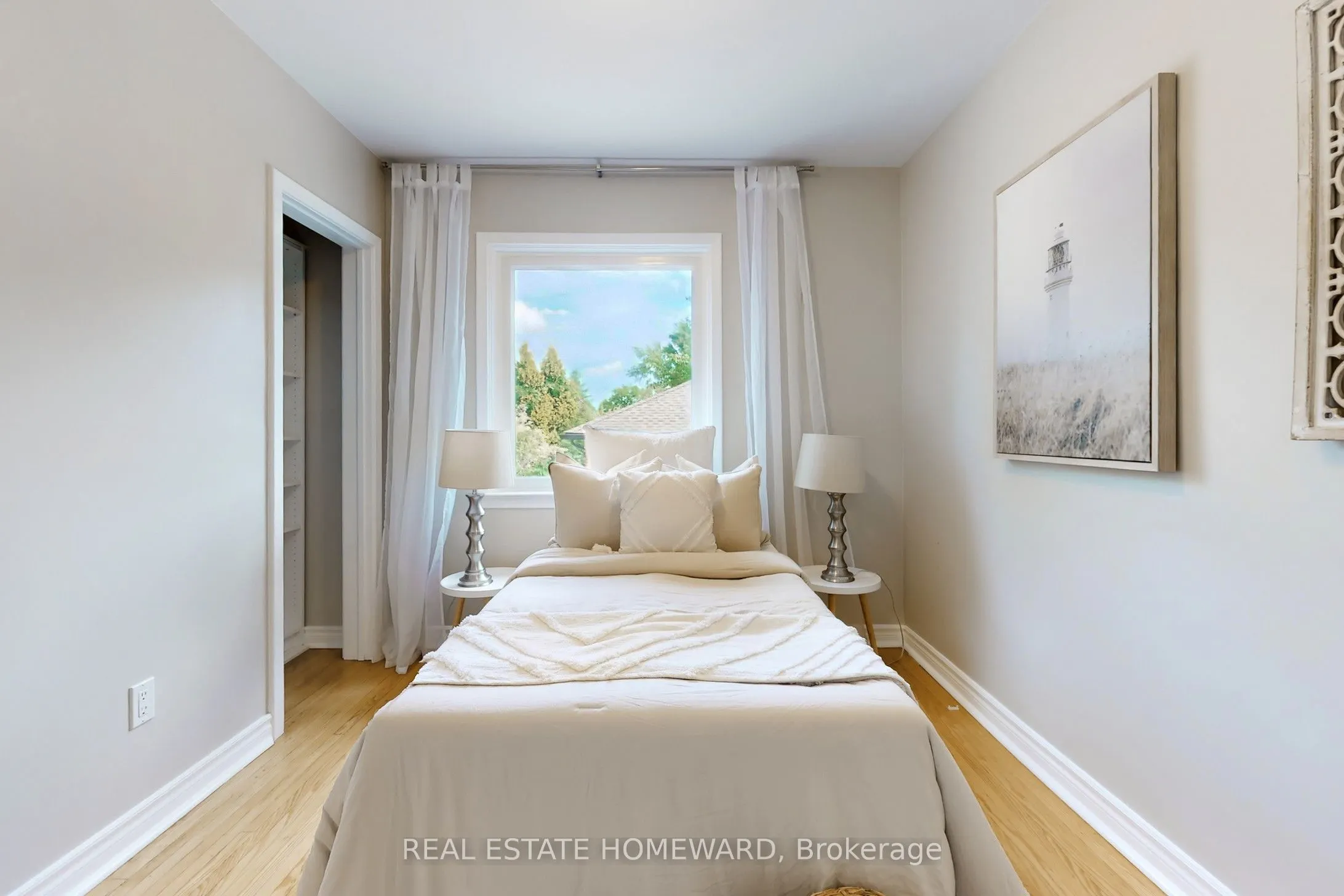 33 Graystone Gardens