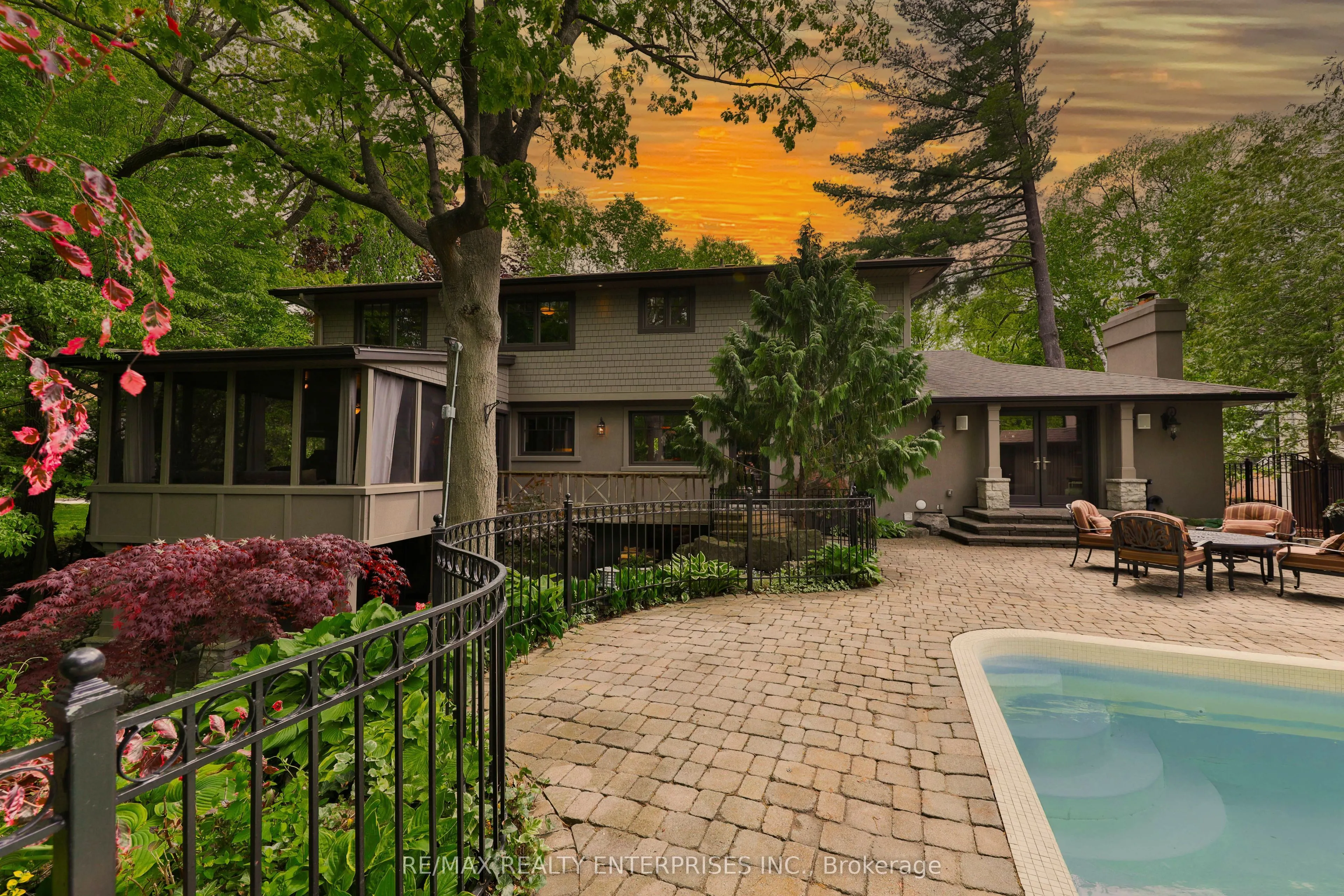 1293 Greenoaks Drive