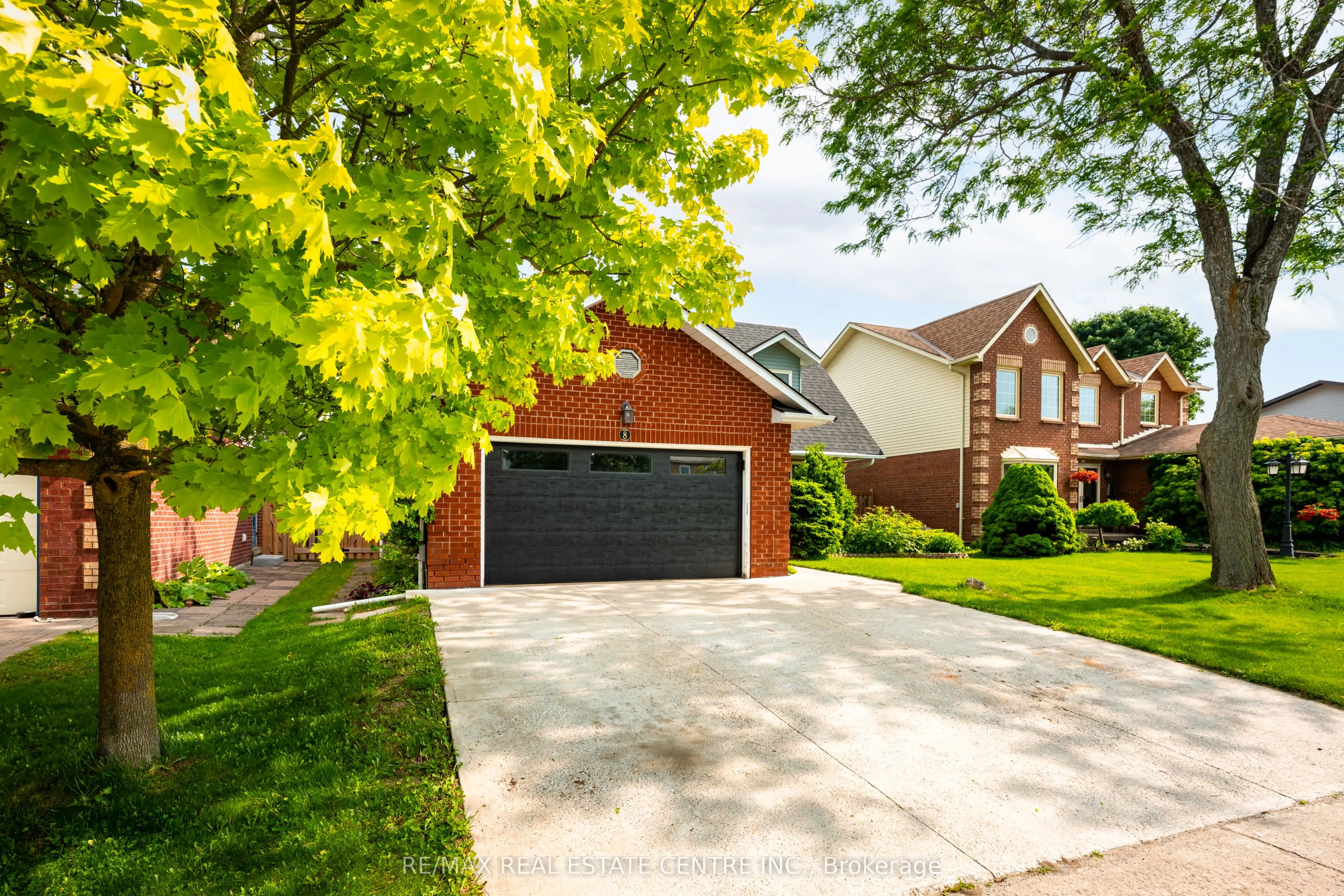 8 Passmore Avenue