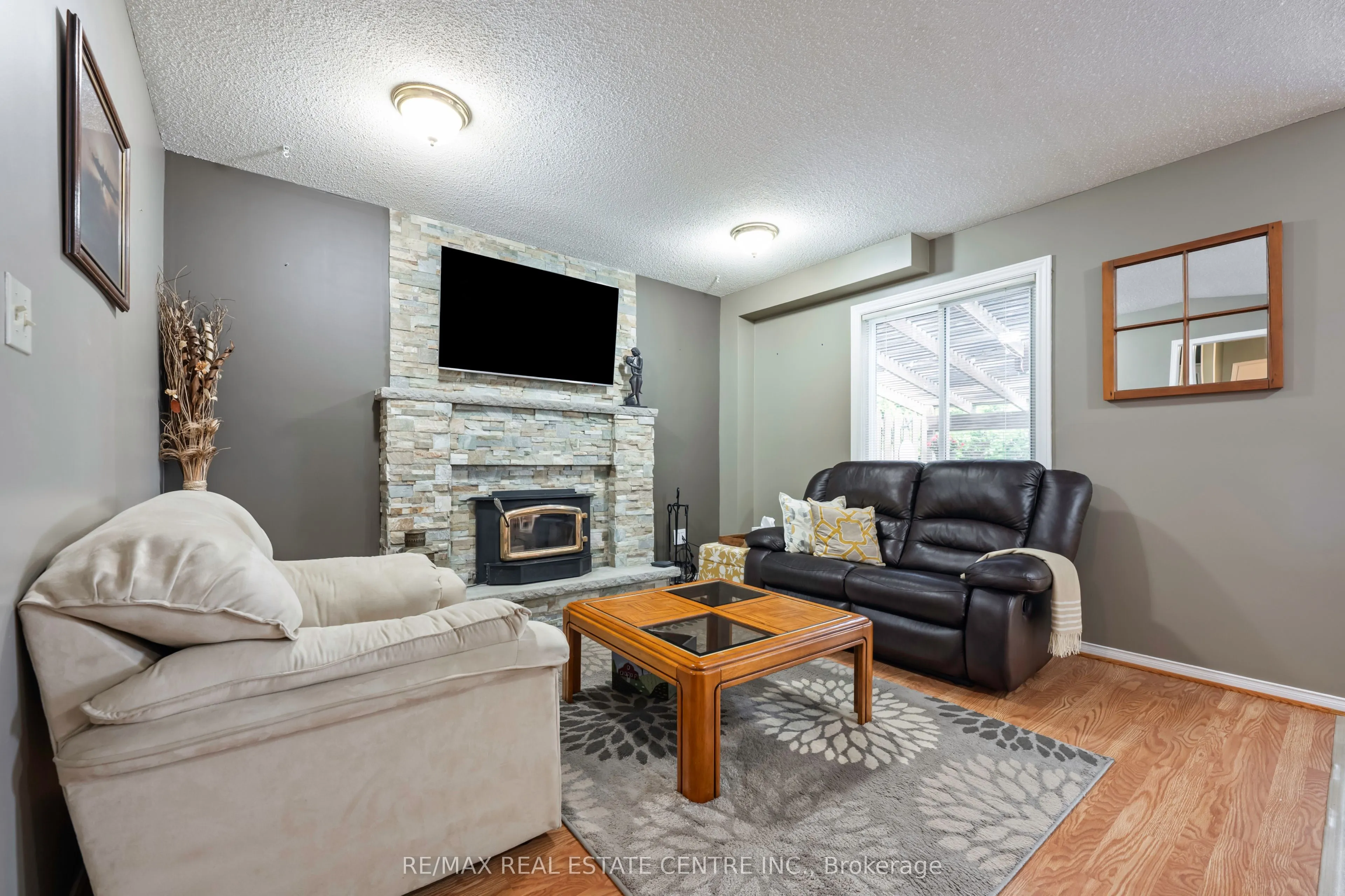 8 Passmore Avenue