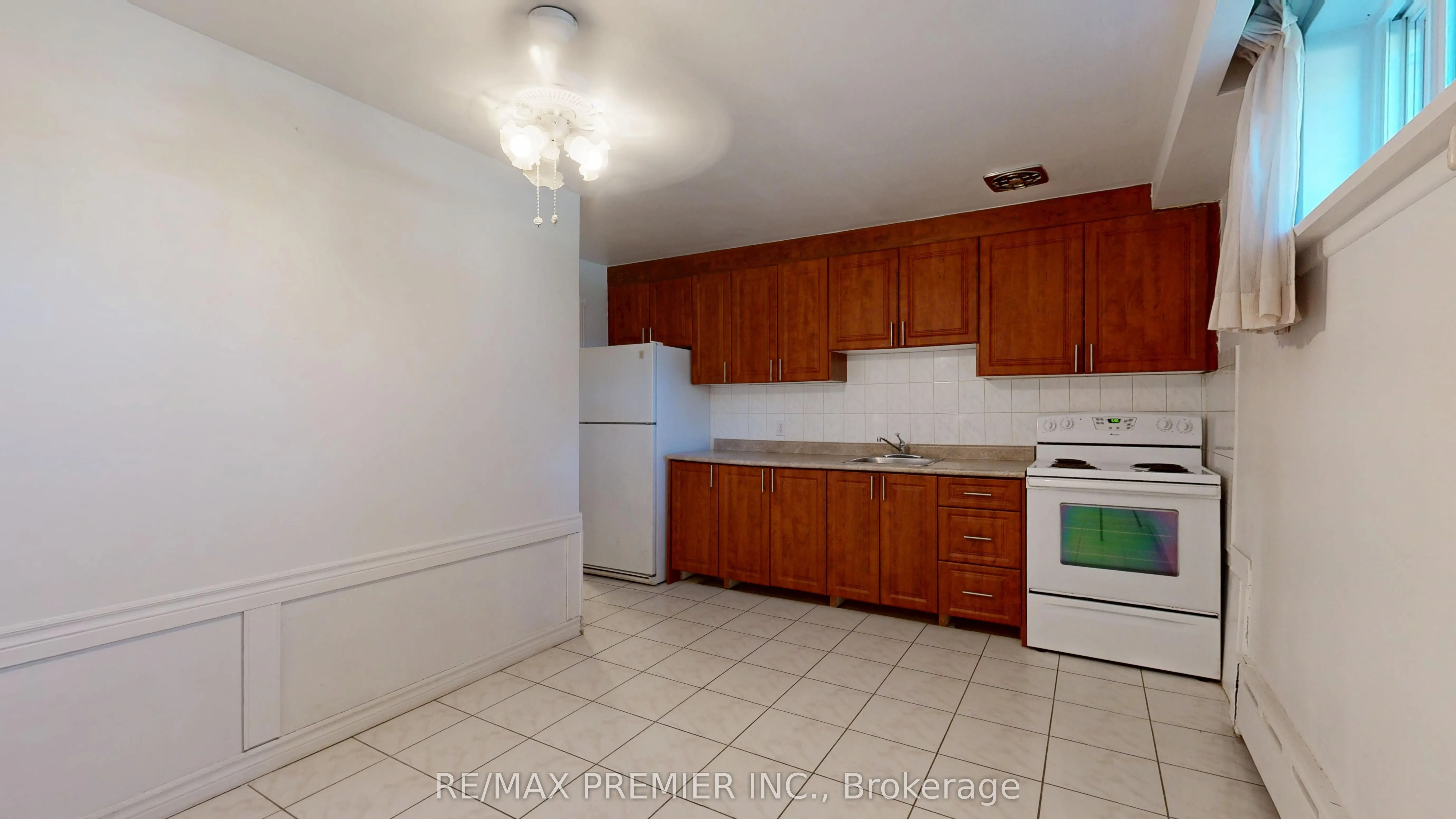 574 Queens Drive