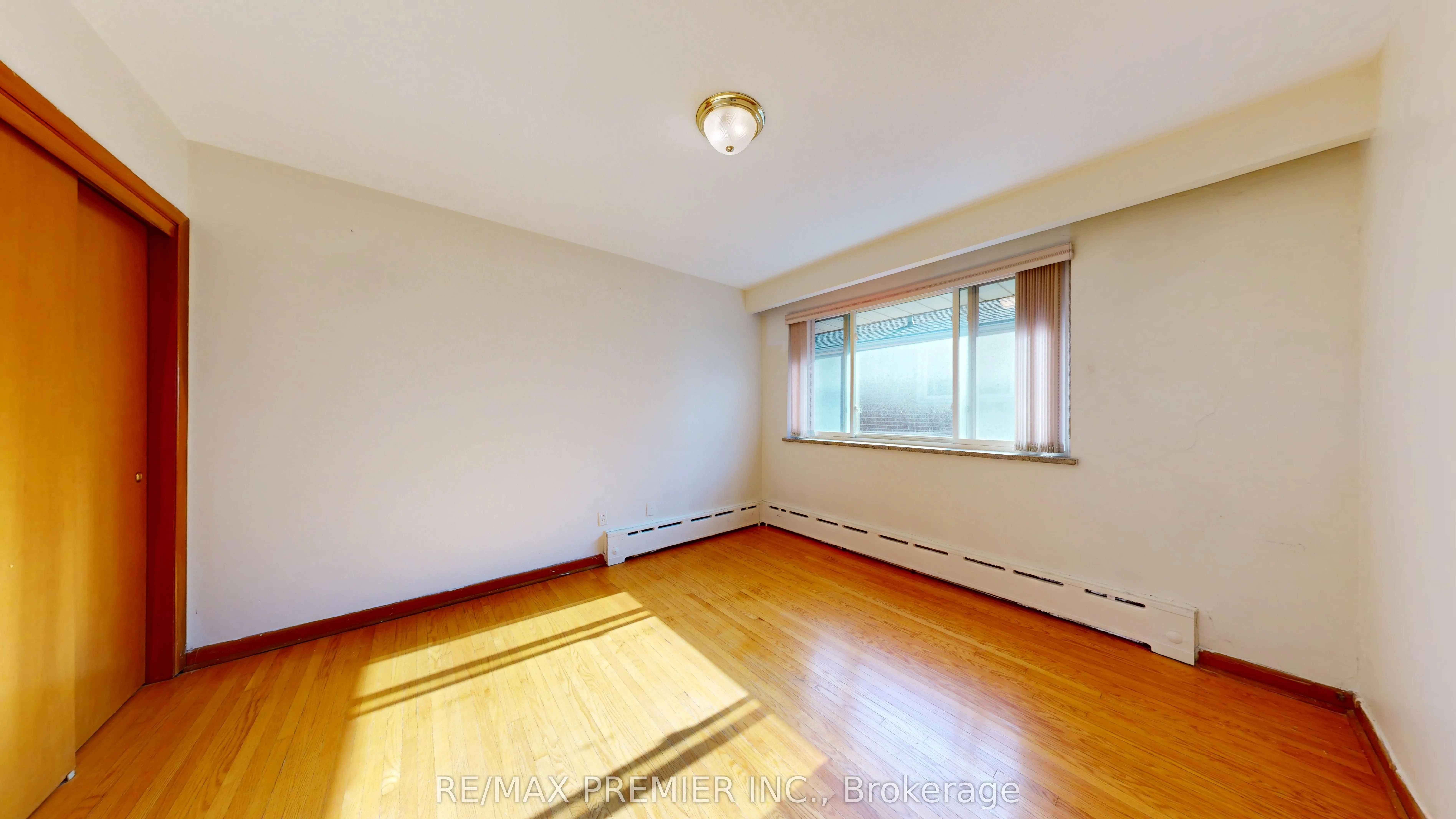 574 Queens Drive