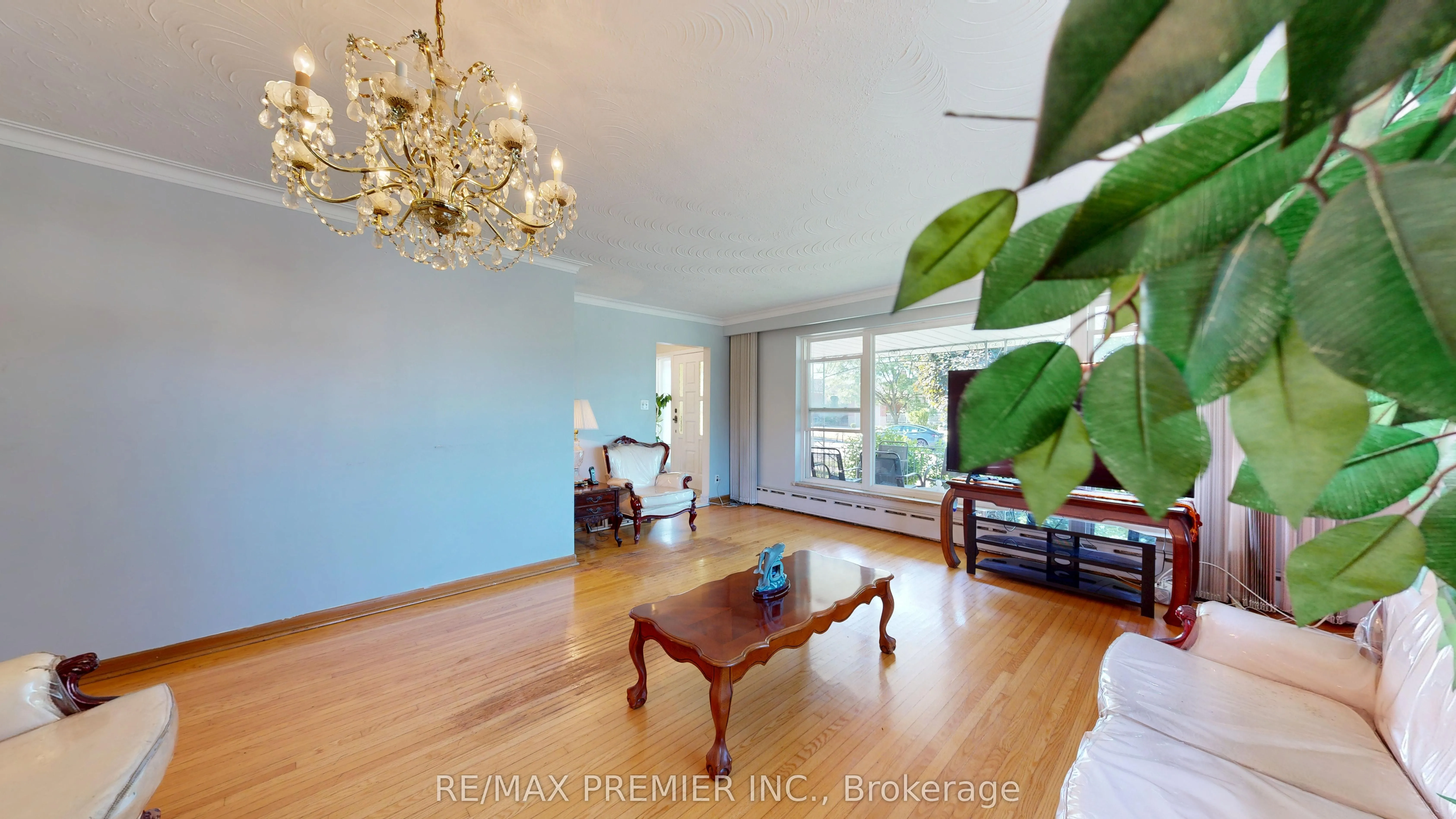 574 Queens Drive