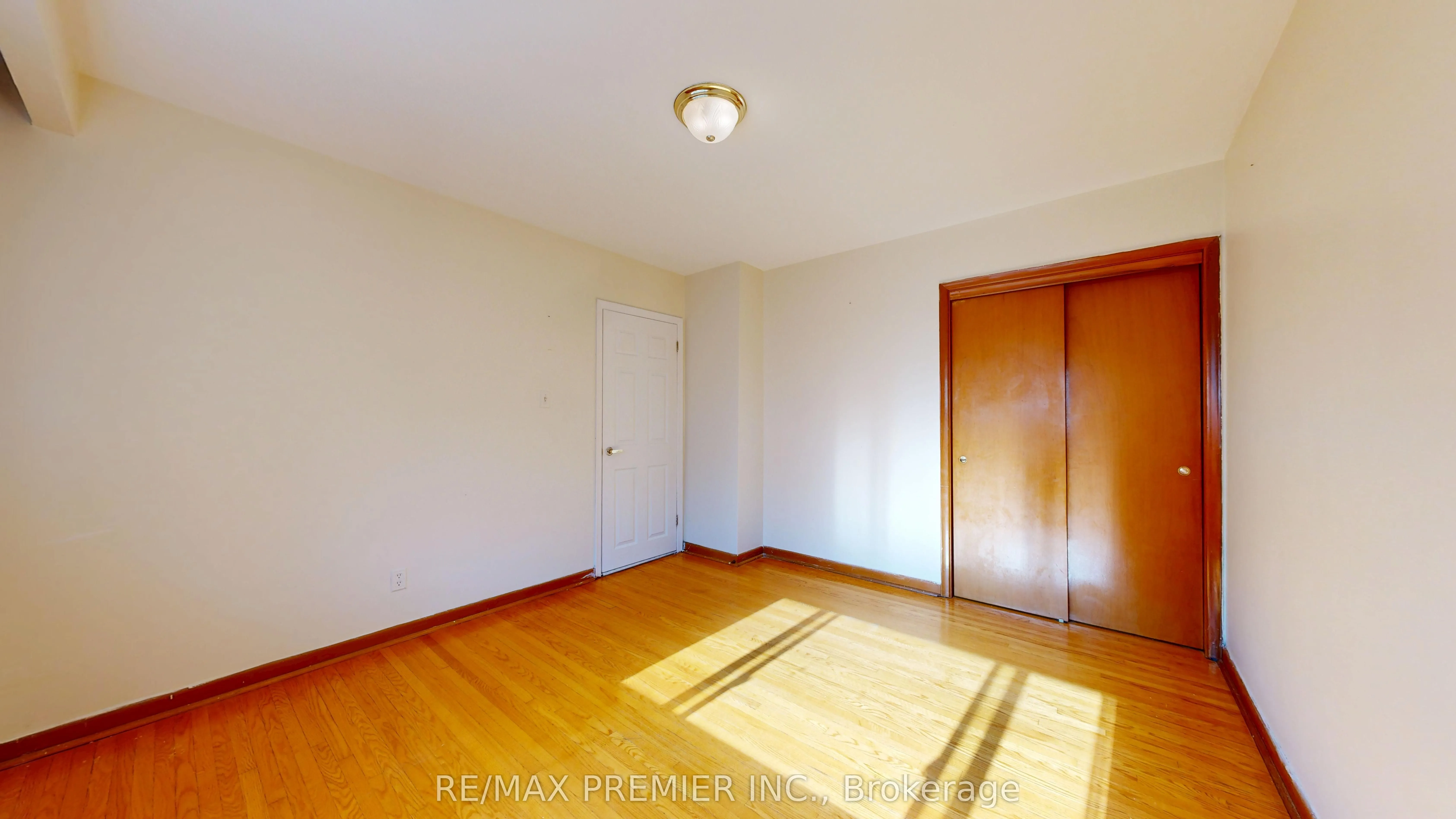574 Queens Drive