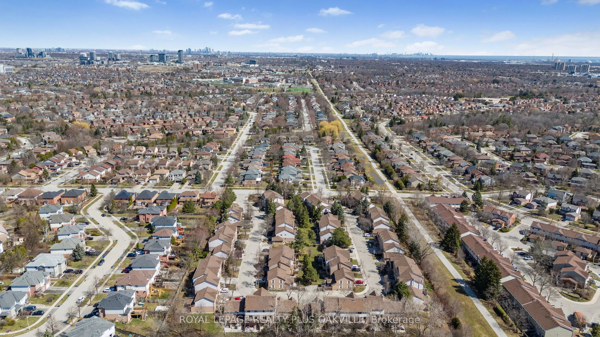 2272 Mowat Avenue, #34
